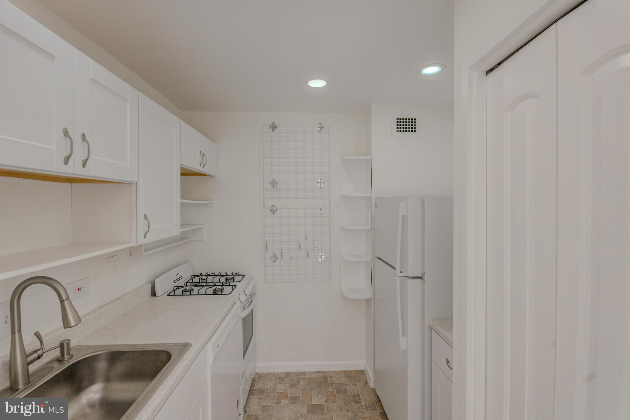 PARK SUMMIT CODM - Residential Lease