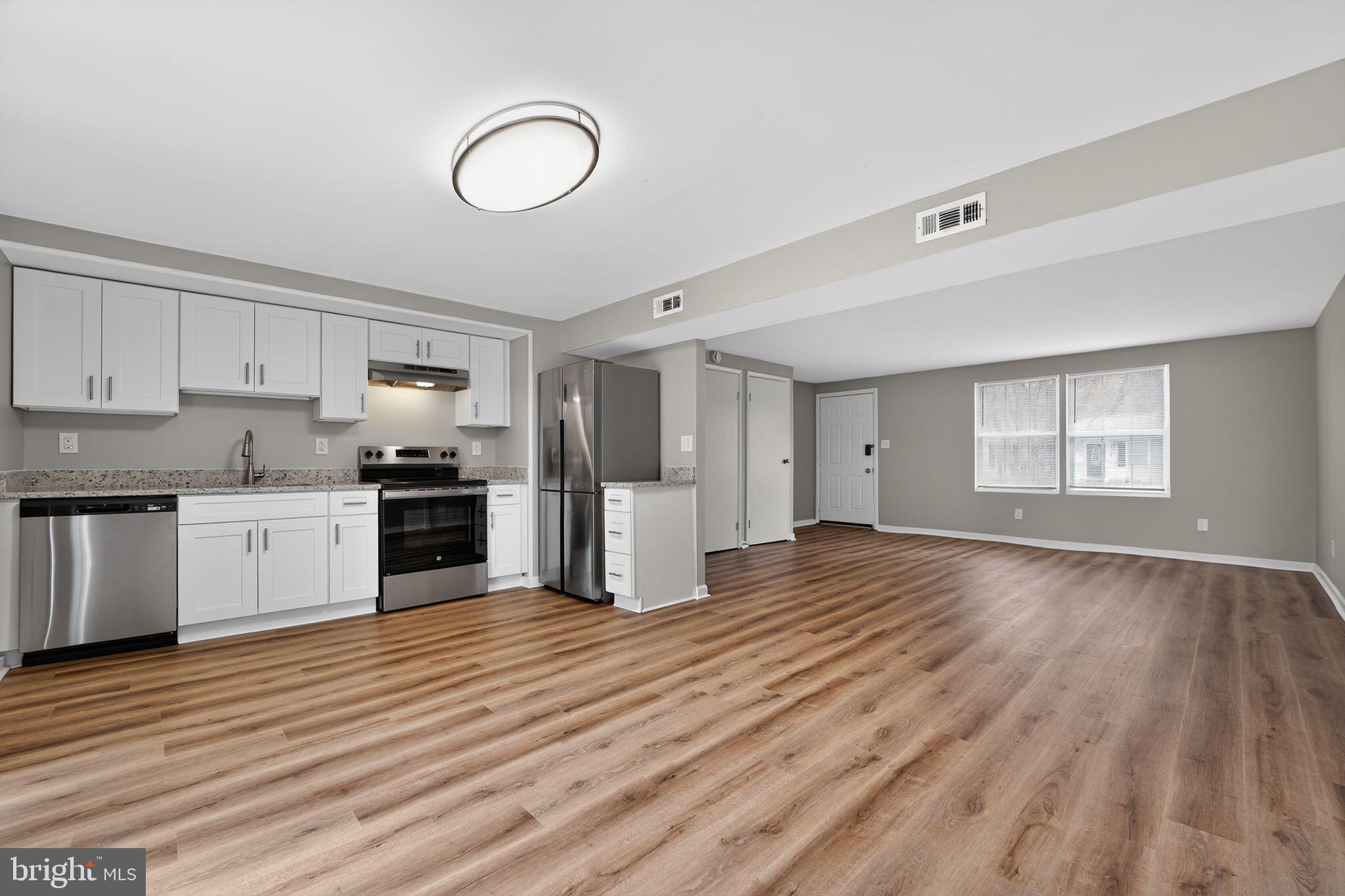 LONG BAR HARBOR - Residential