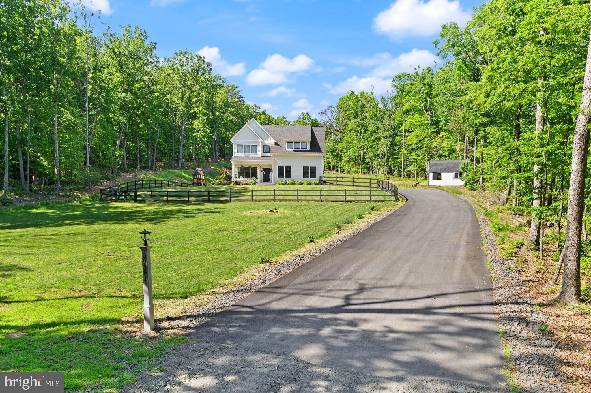 SADDLE RIDGE - Residential