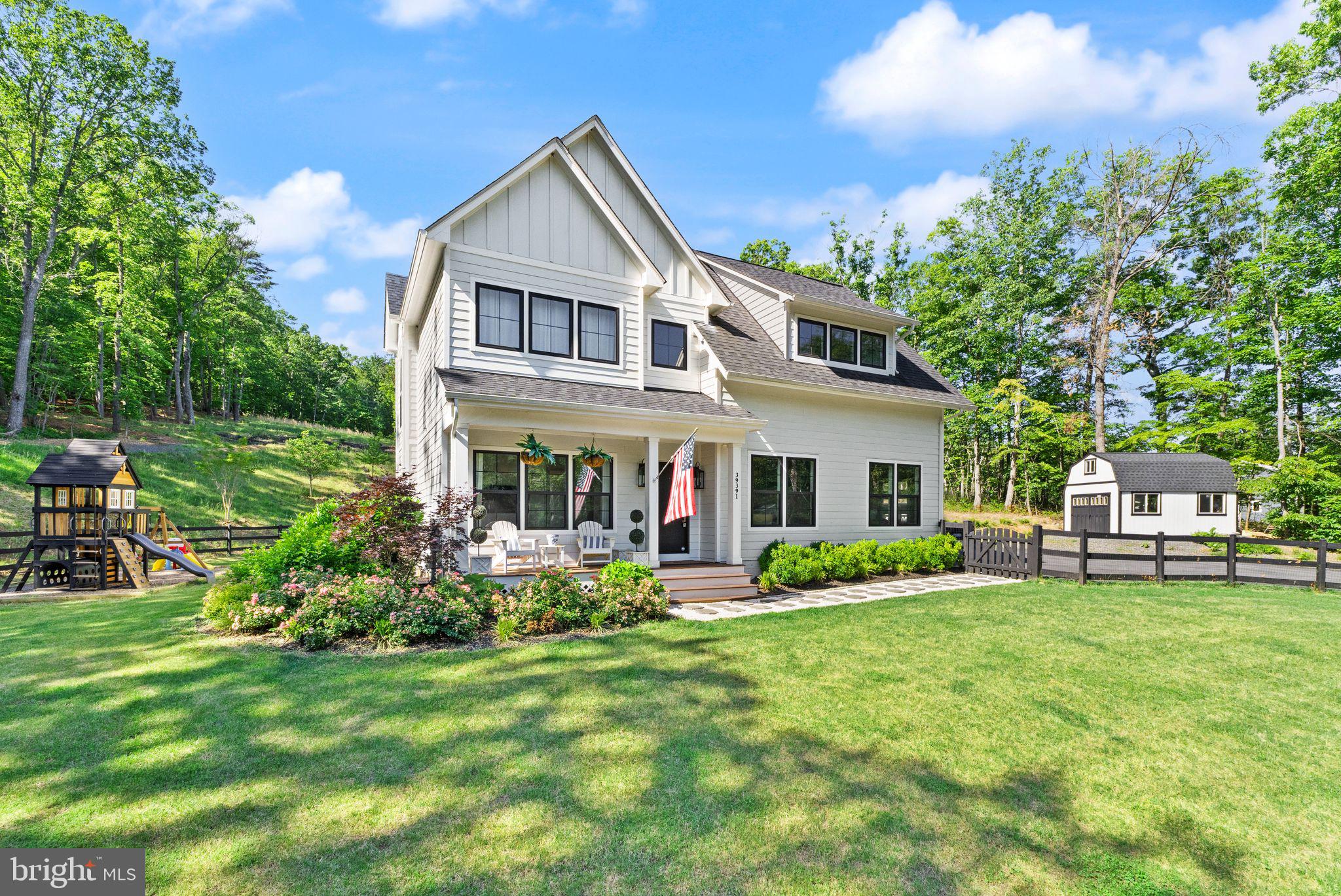 SADDLE RIDGE - Residential