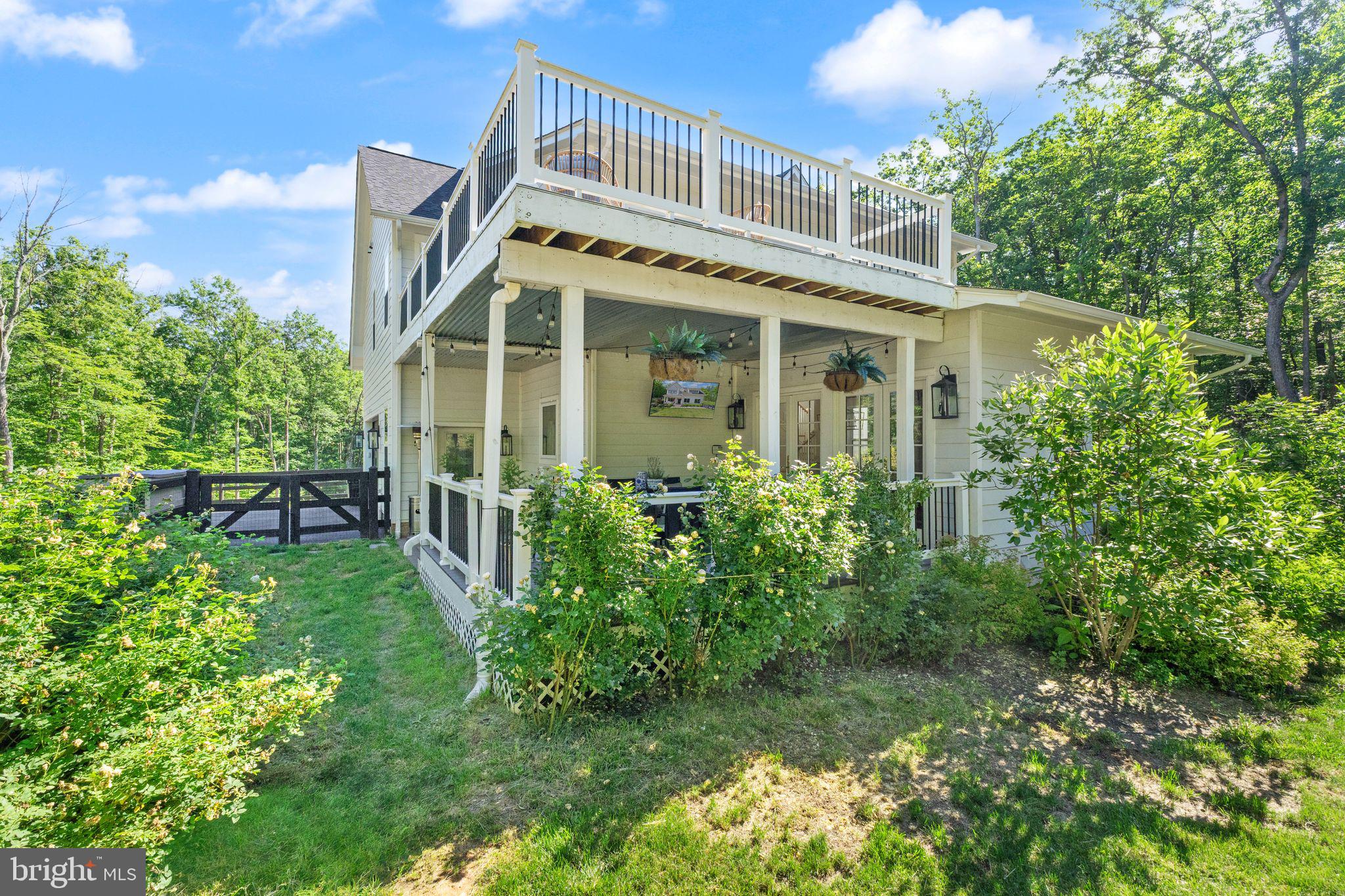 SADDLE RIDGE - Residential