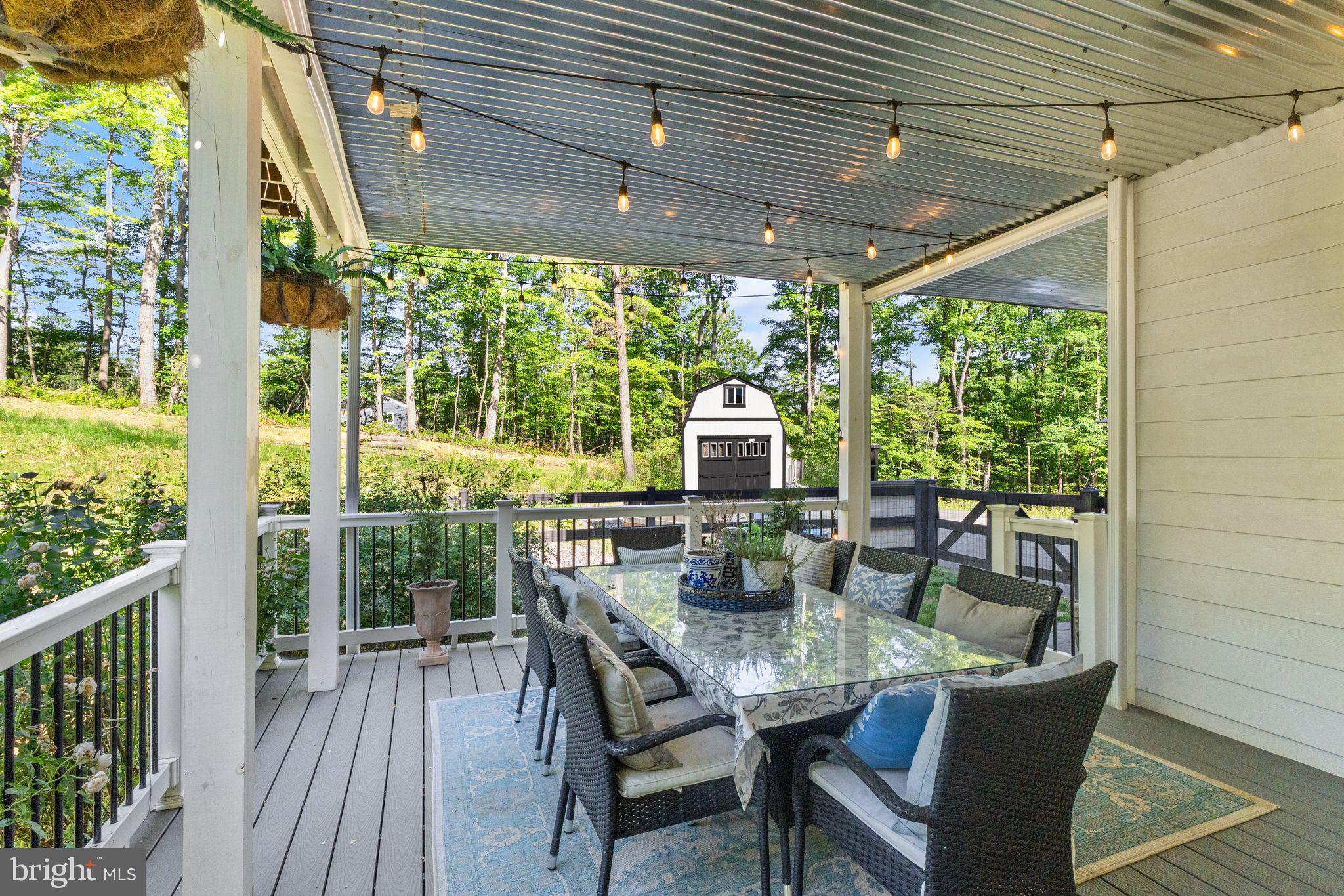SADDLE RIDGE - Residential