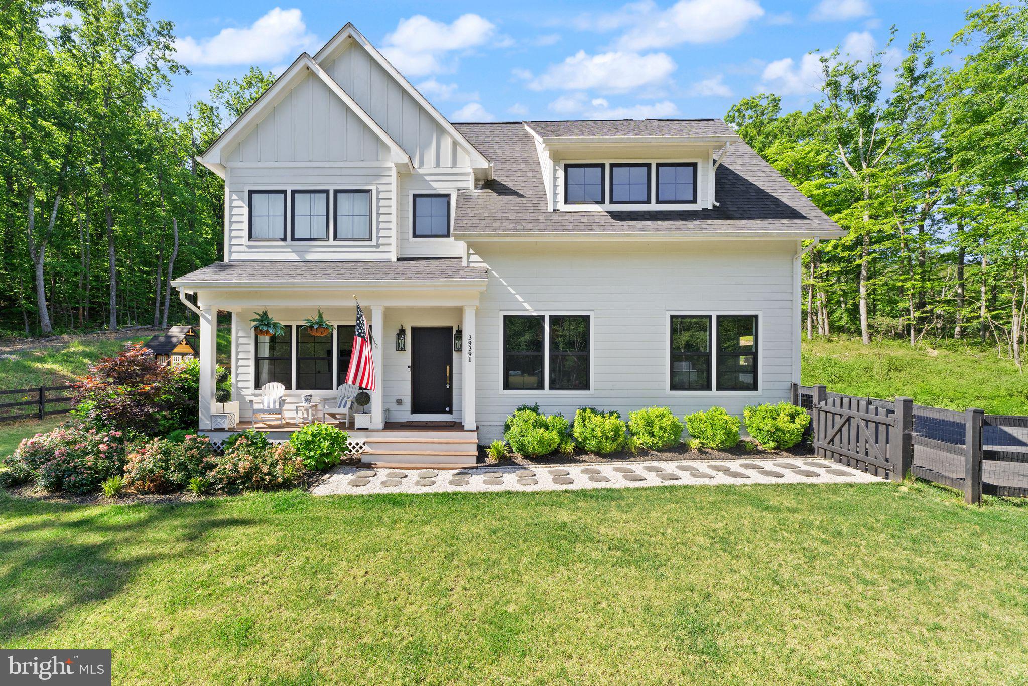 SADDLE RIDGE - Residential