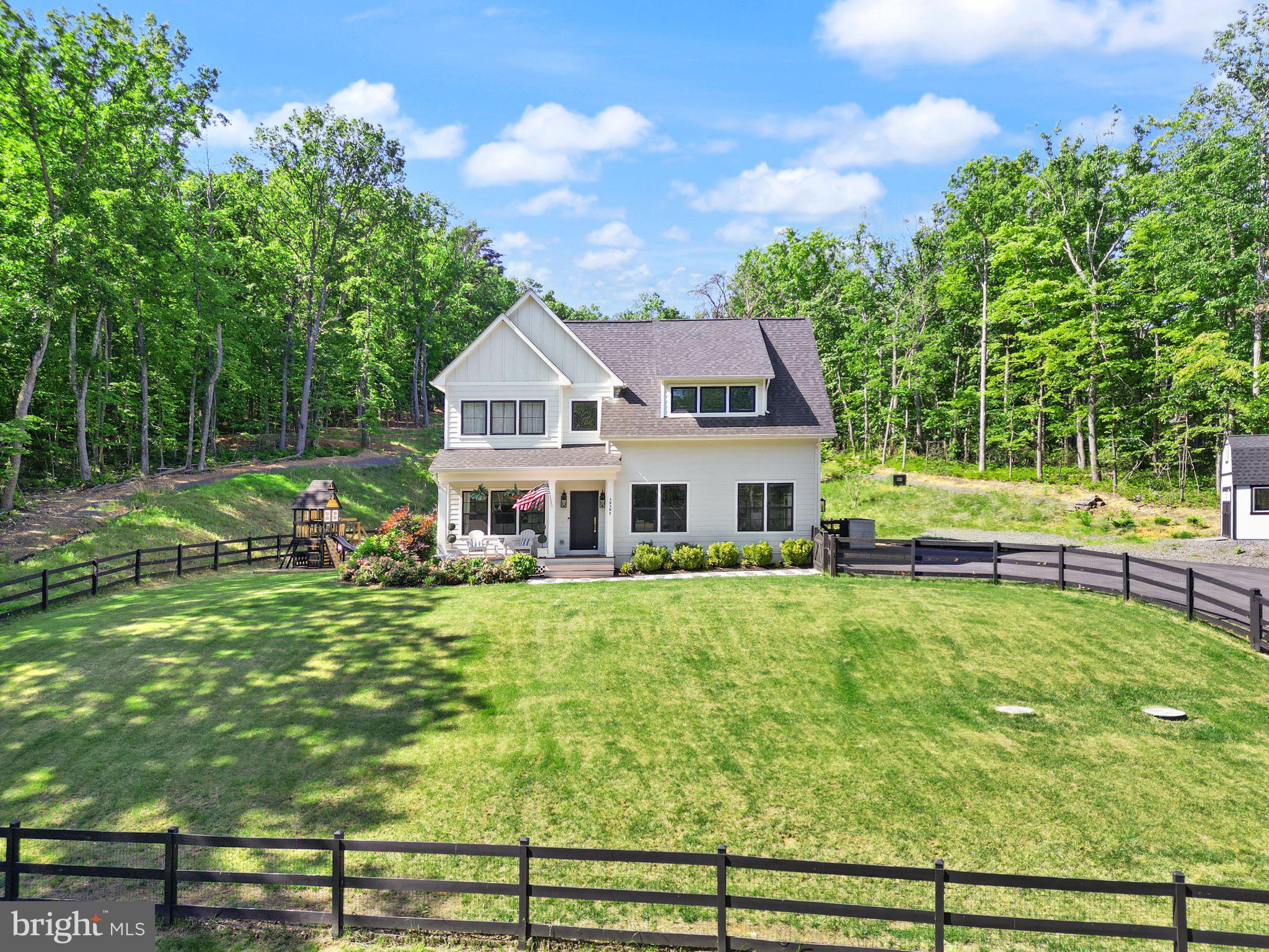 SADDLE RIDGE - Residential