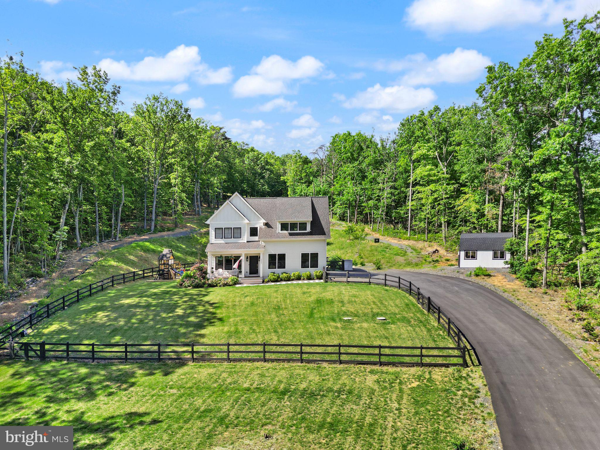 SADDLE RIDGE - Residential