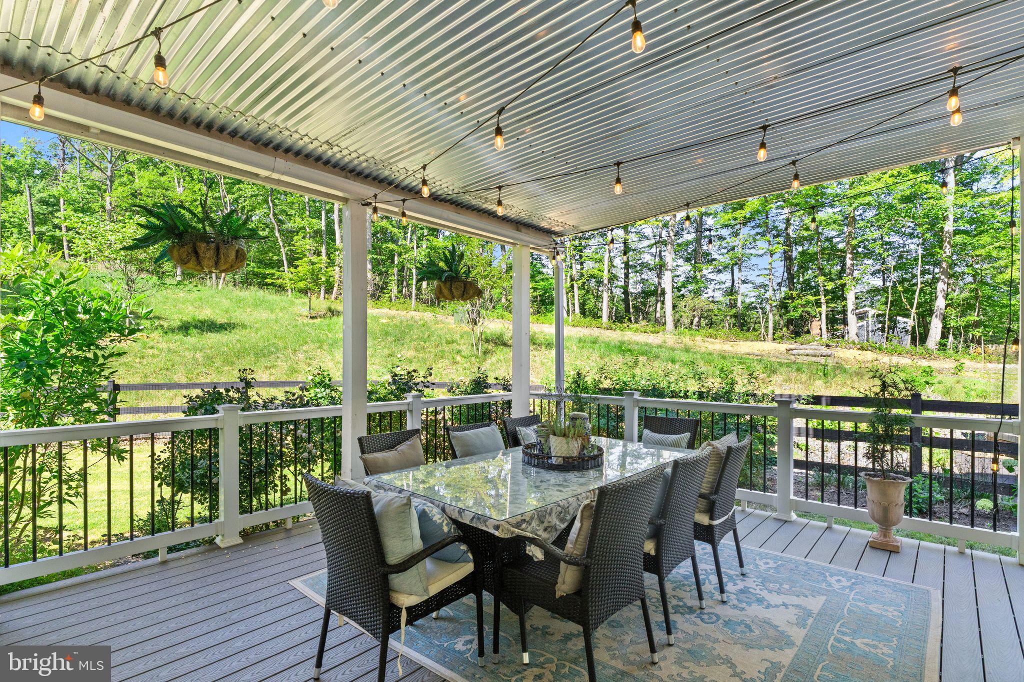SADDLE RIDGE - Residential