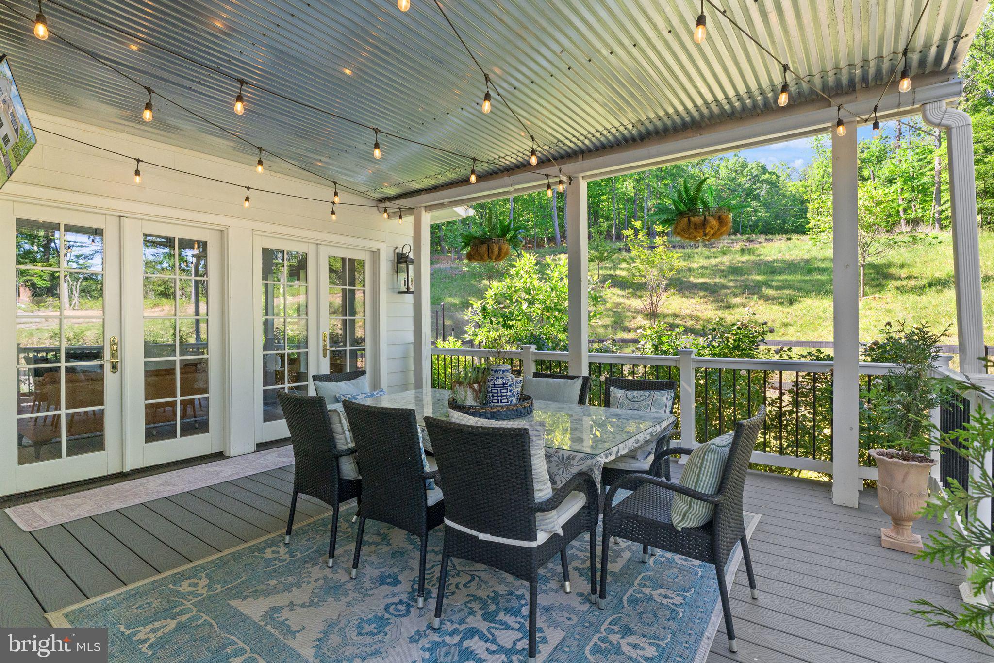 SADDLE RIDGE - Residential