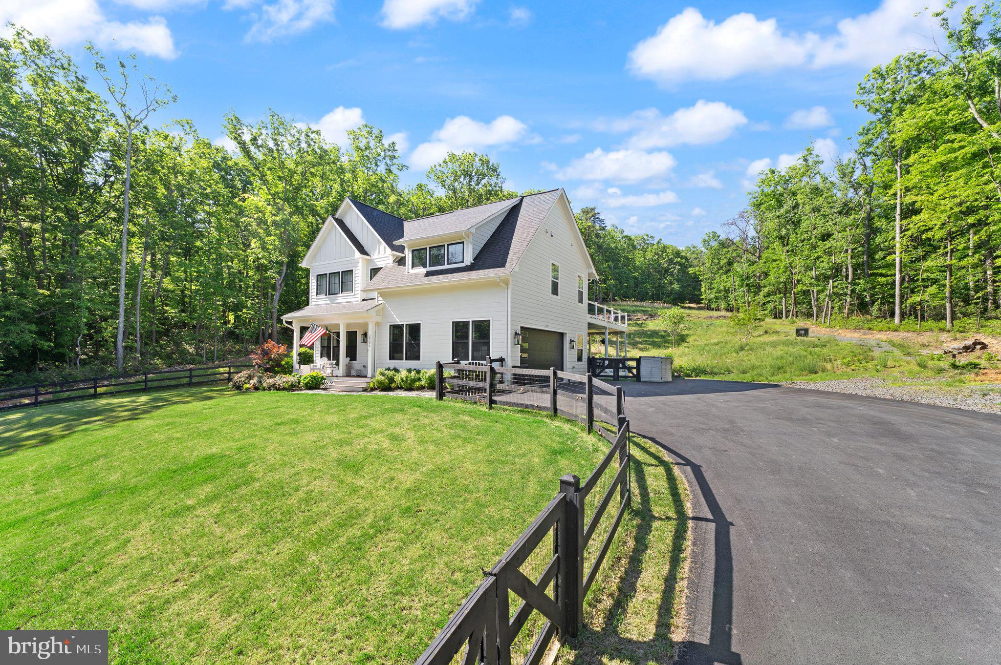 SADDLE RIDGE - Residential