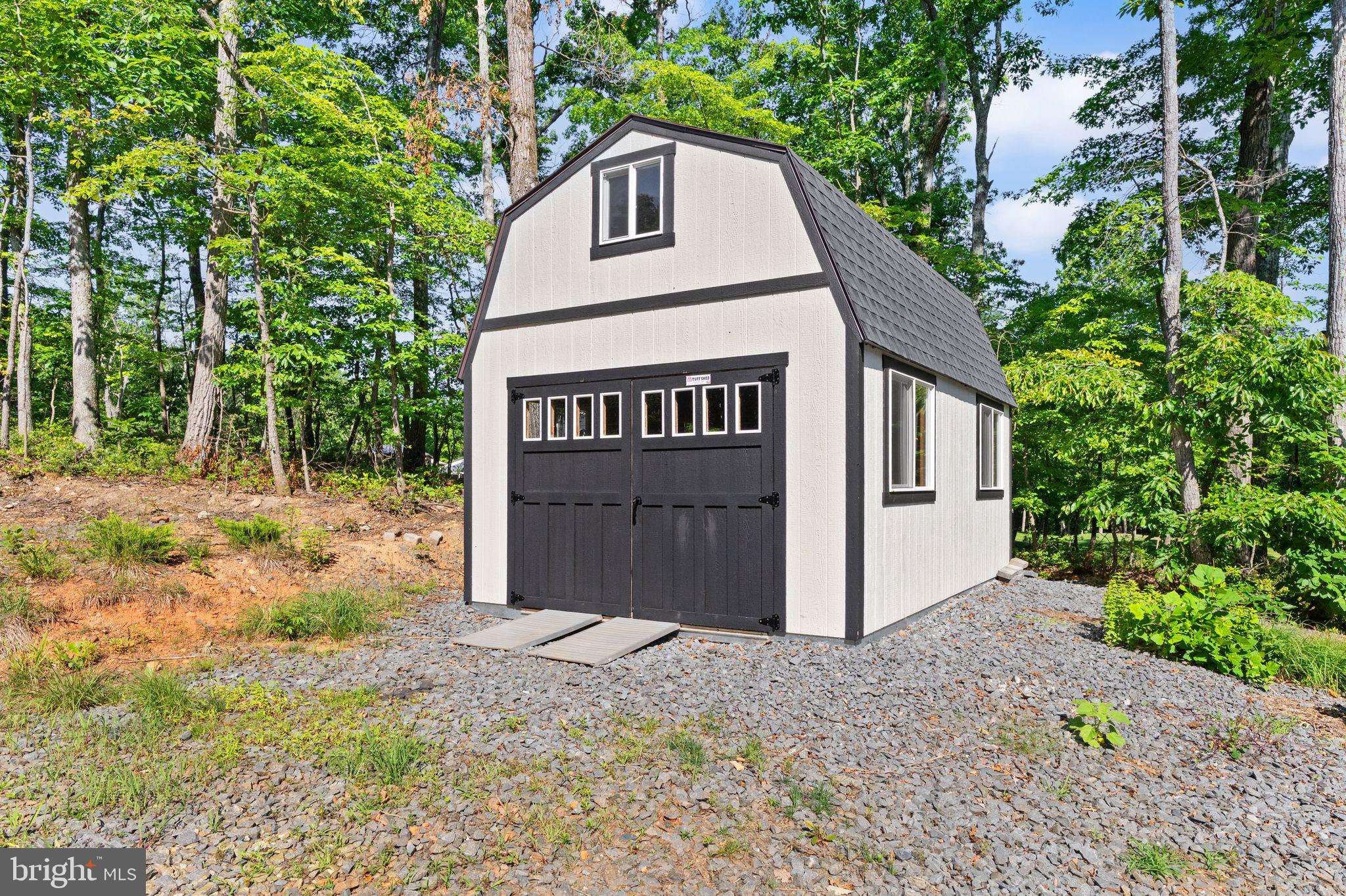 SADDLE RIDGE - Residential