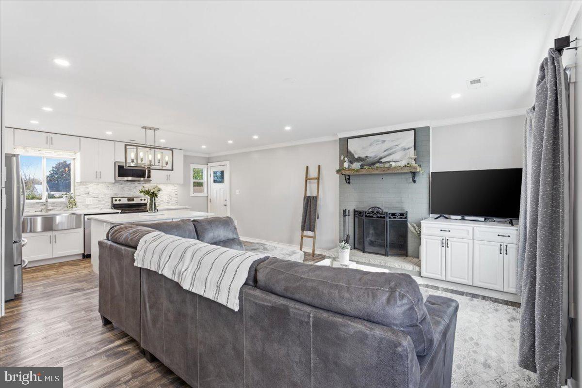 STERLING  PARK - Residential
