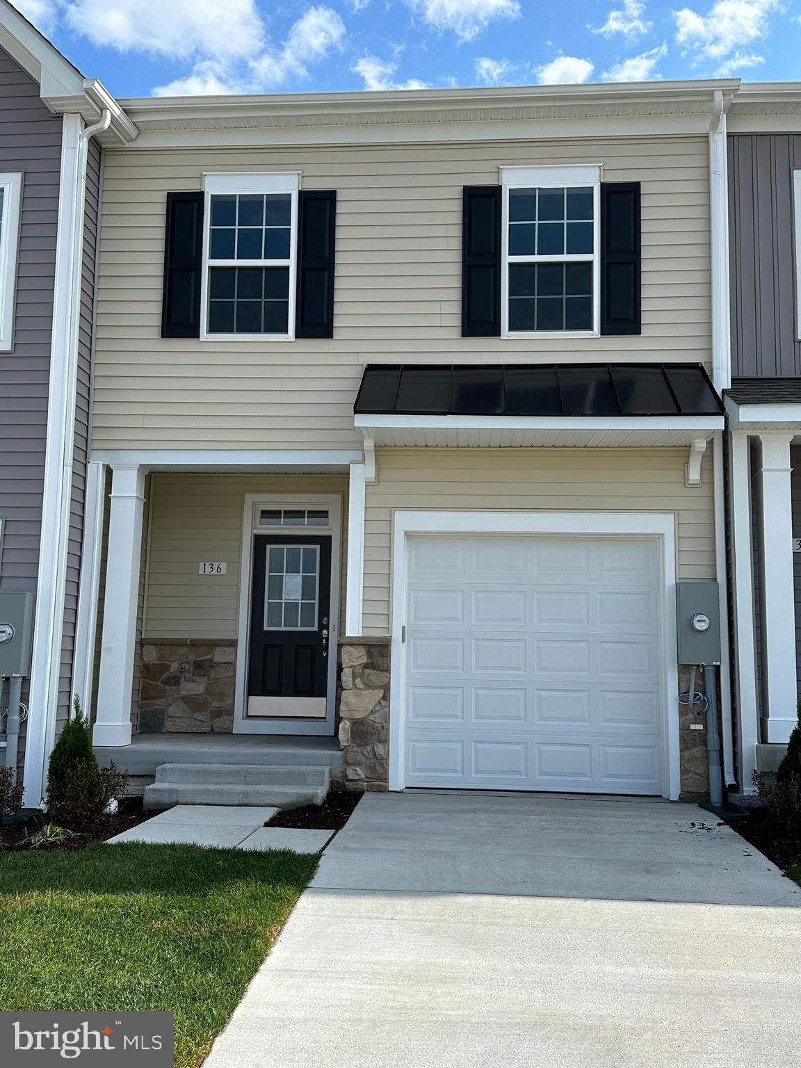FREEDOM MANOR - Residential Lease