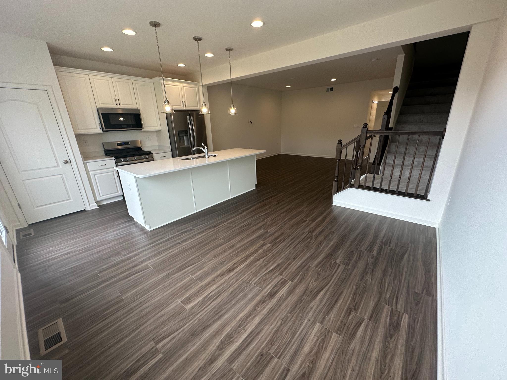 FREEDOM MANOR - Residential Lease