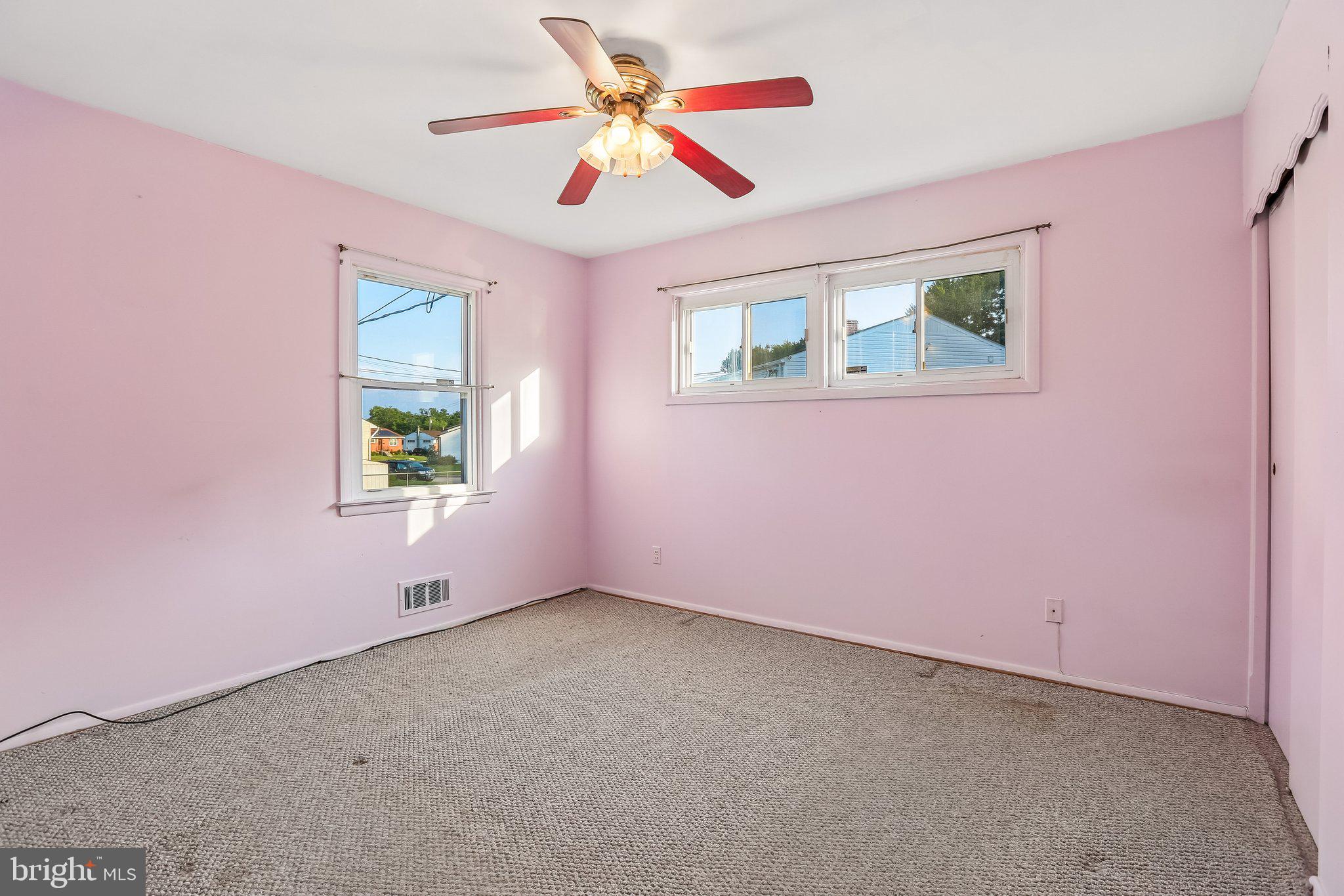 CAMPFIELD GARDENS - Residential