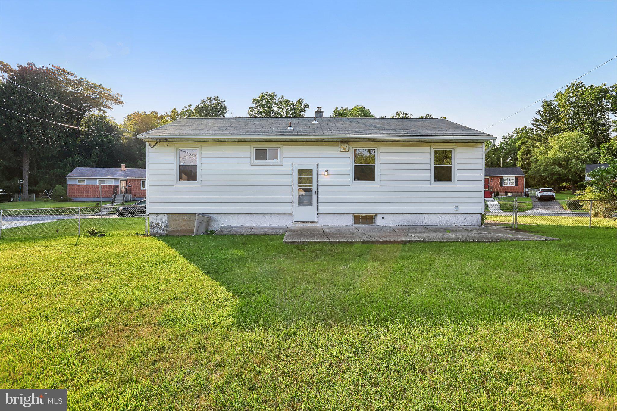 CAMPFIELD GARDENS - Residential