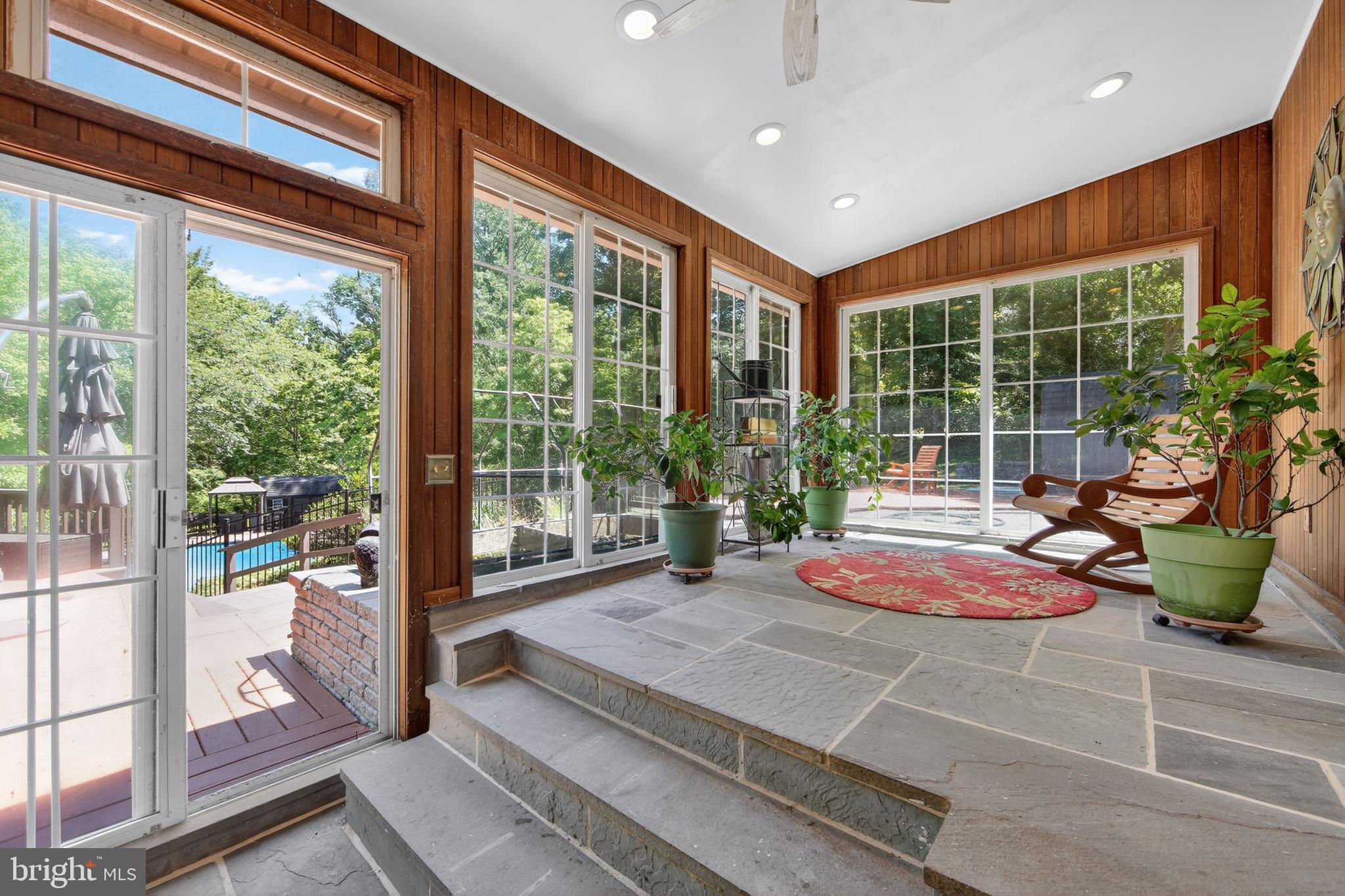 SPRING VALLEY - Residential