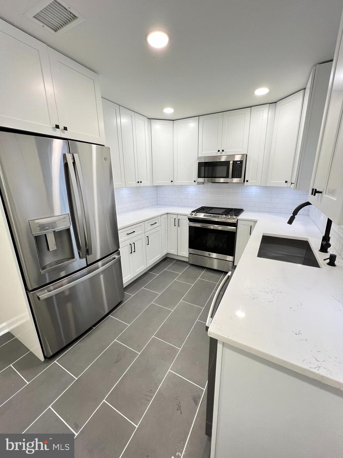 ALEXANDRIA - Residential Lease
