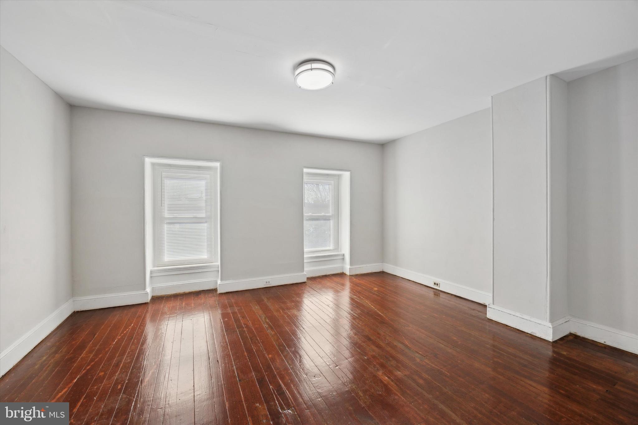 ROXBOROUGH - Residential