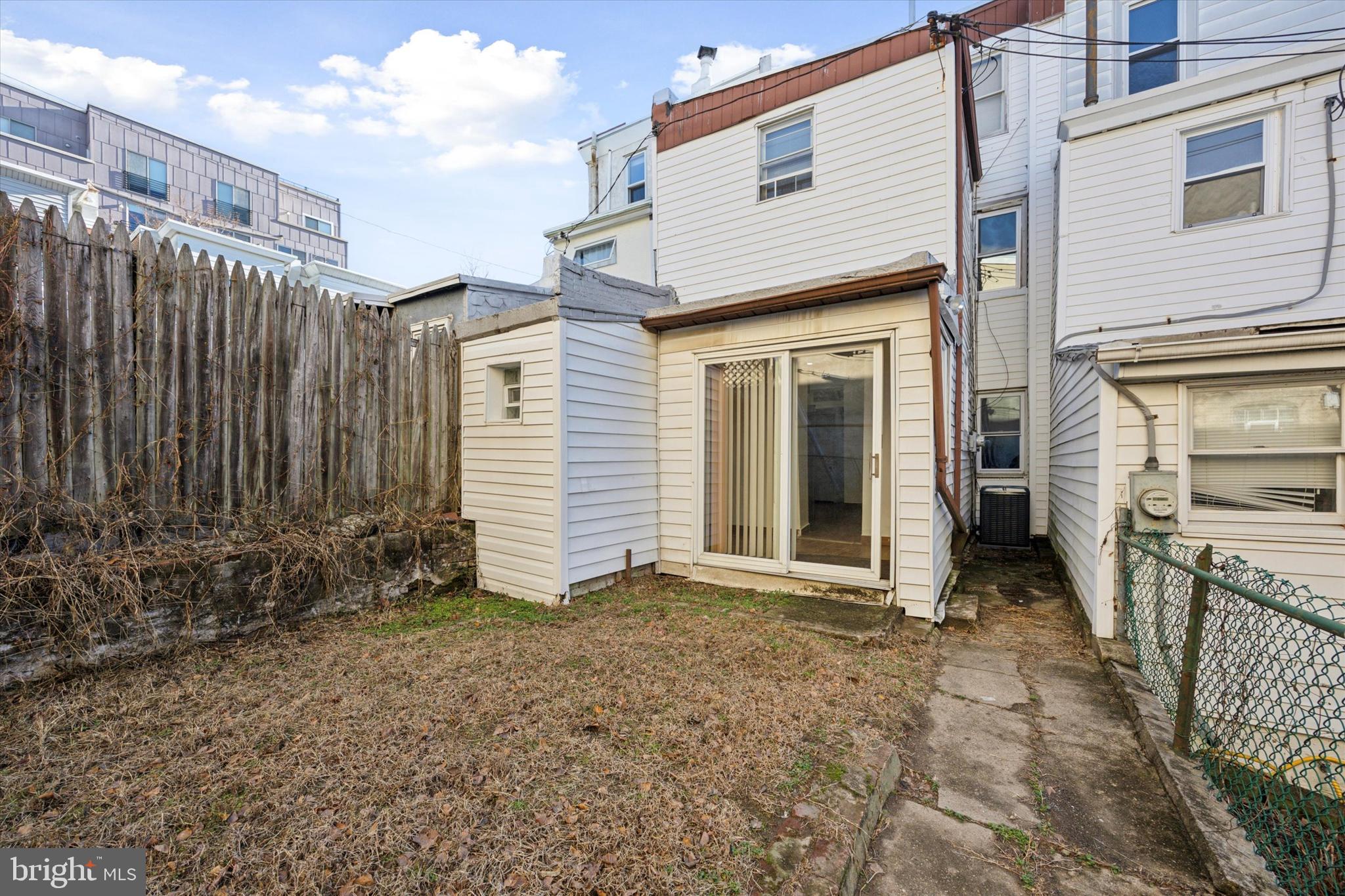 ROXBOROUGH - Residential