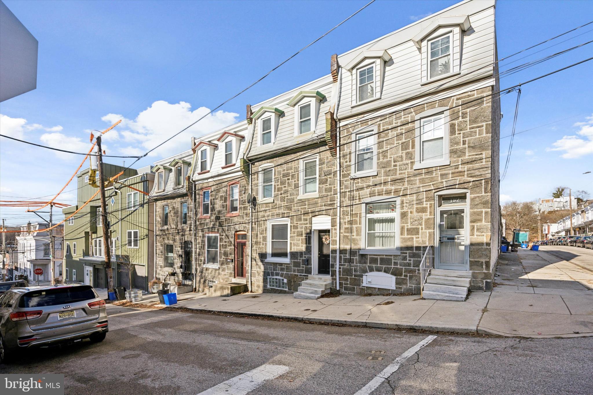 ROXBOROUGH - Residential
