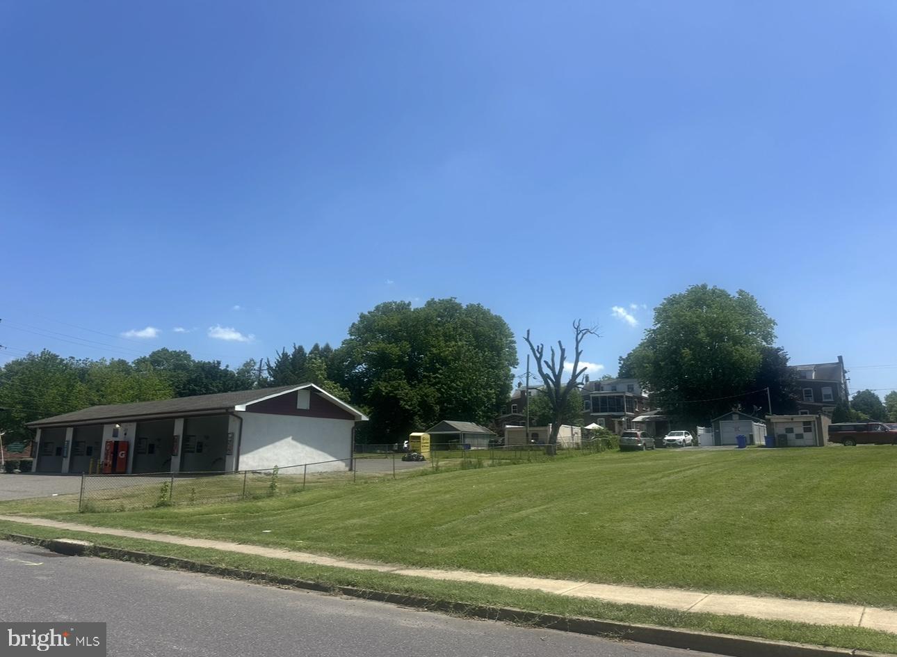 POTTSTOWN - Land