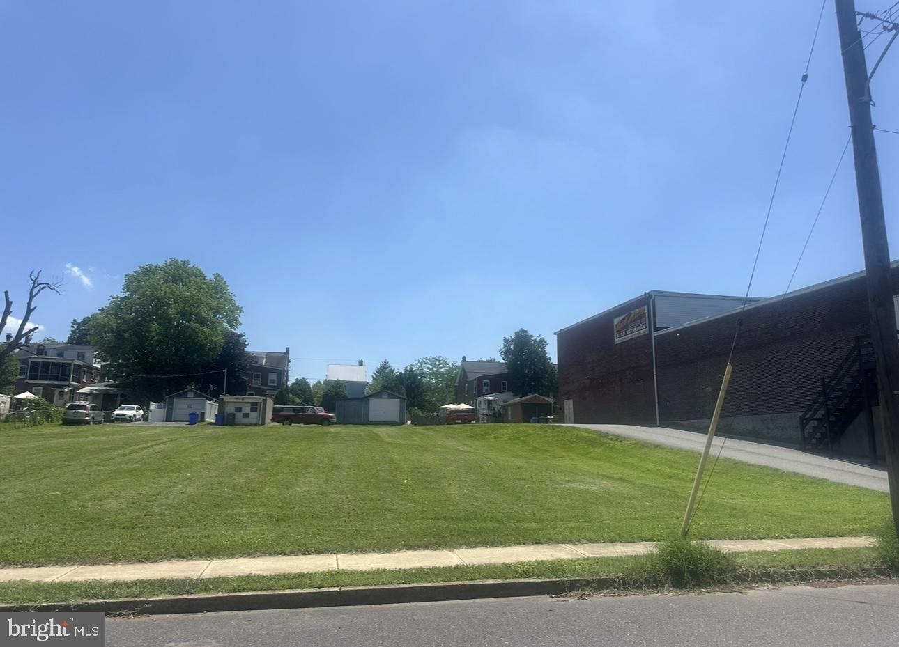 POTTSTOWN - Land