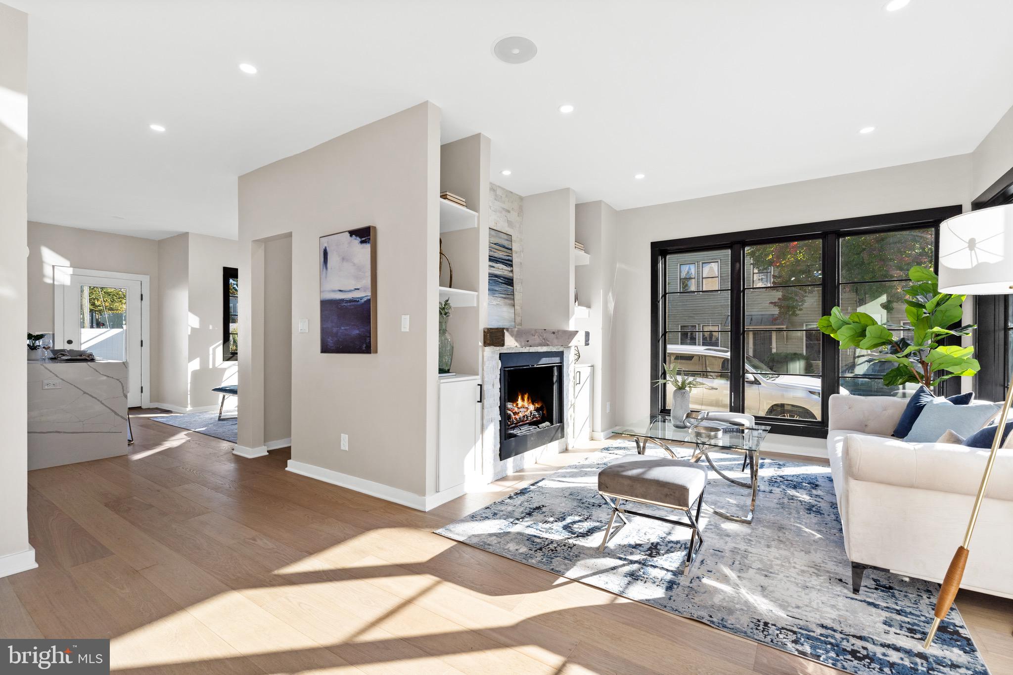 OLD TOWN ALEXANDRIA - Residential