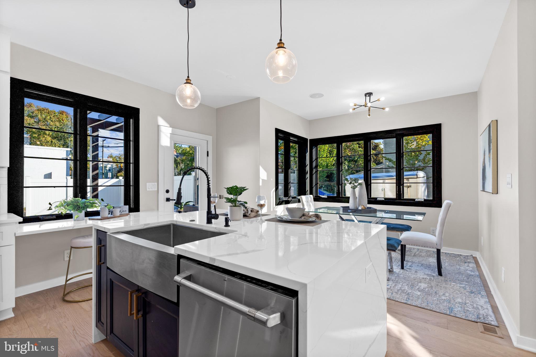 OLD TOWN ALEXANDRIA - Residential