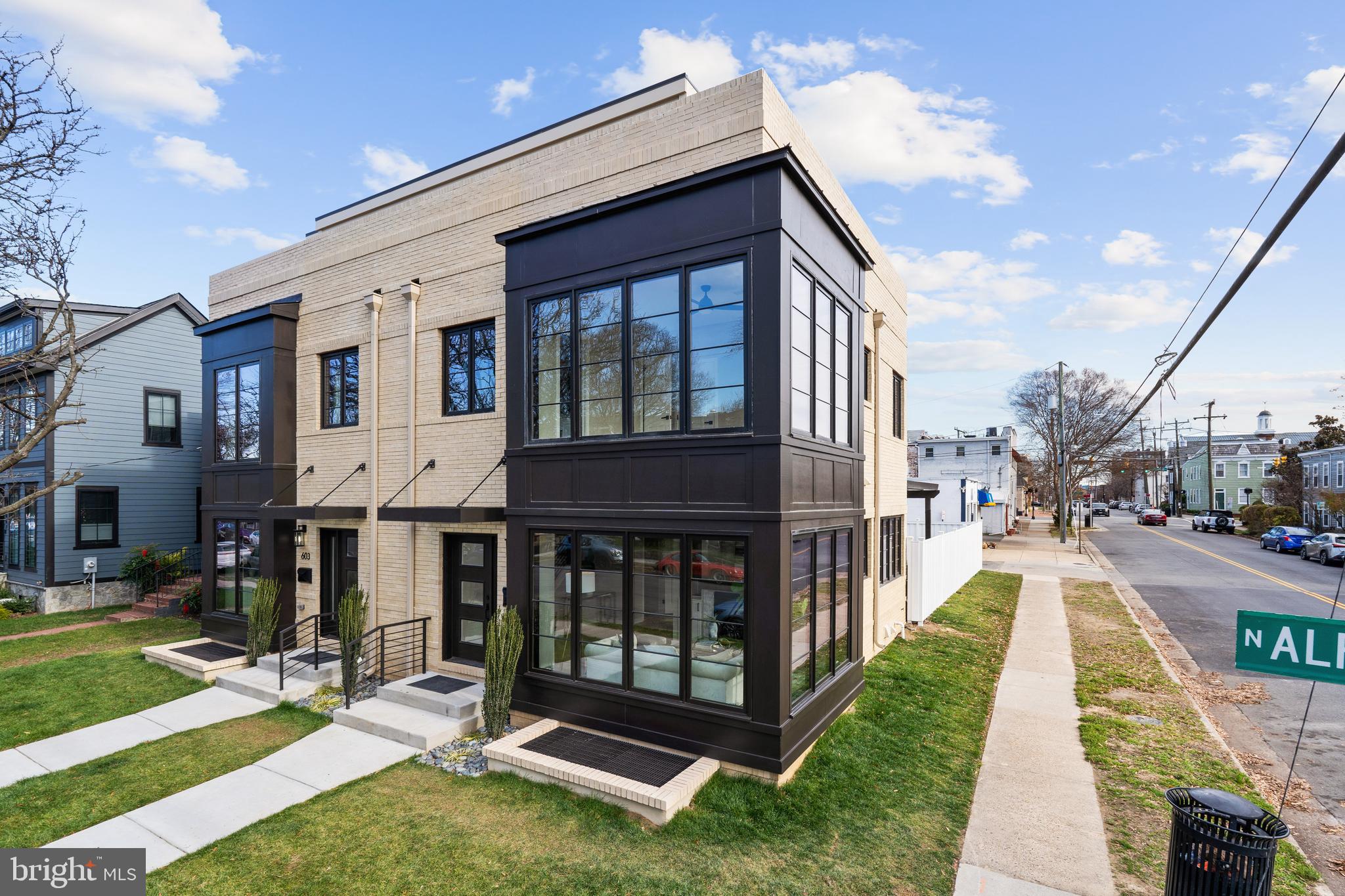 OLD TOWN ALEXANDRIA - Residential