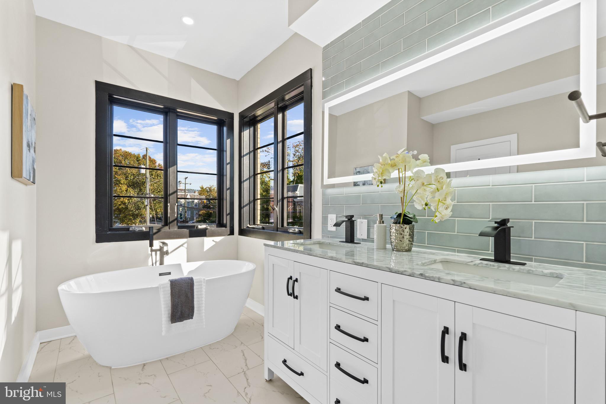 OLD TOWN ALEXANDRIA - Residential