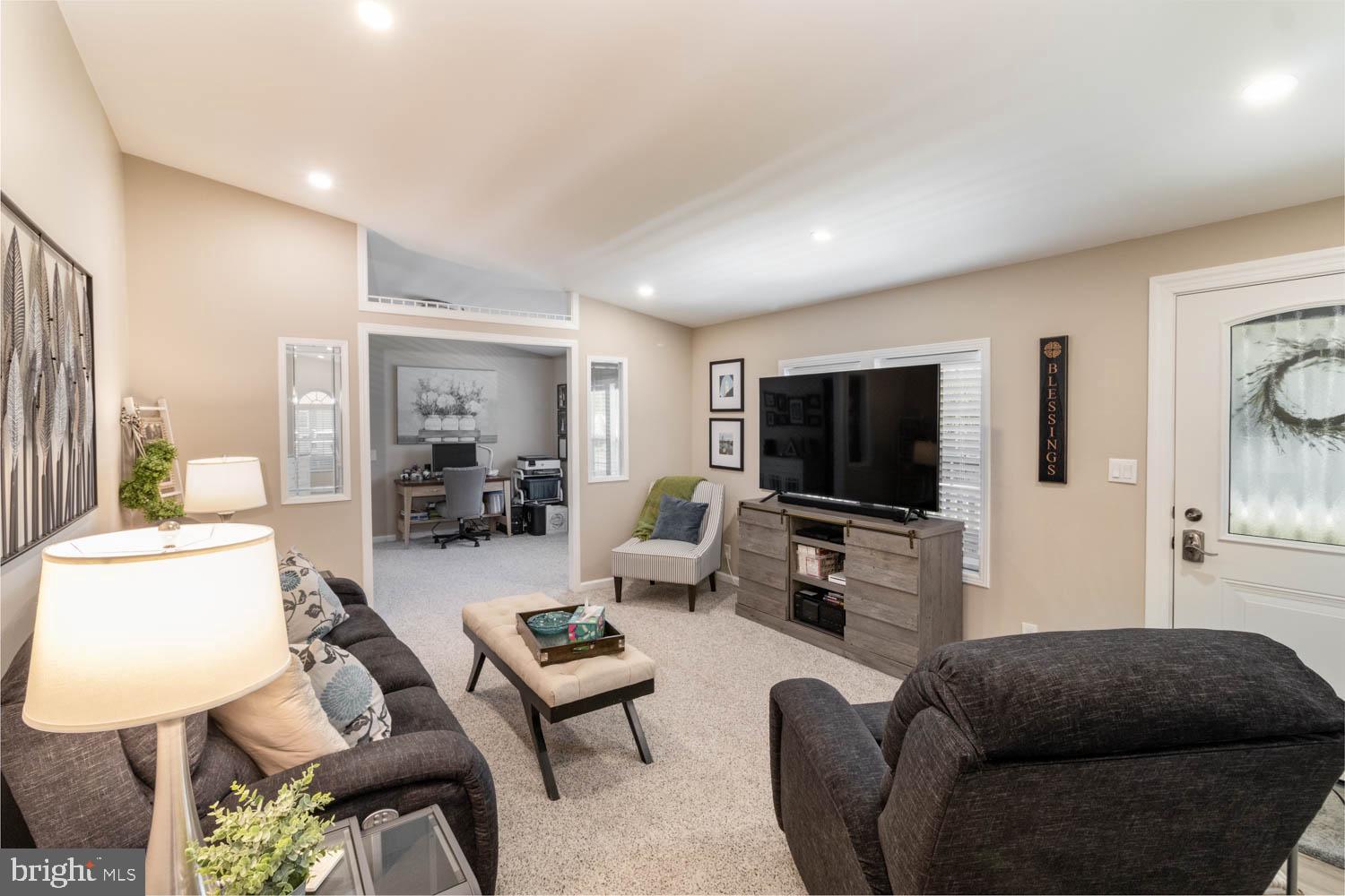 BUCKINGHAM SPRINGS - Residential