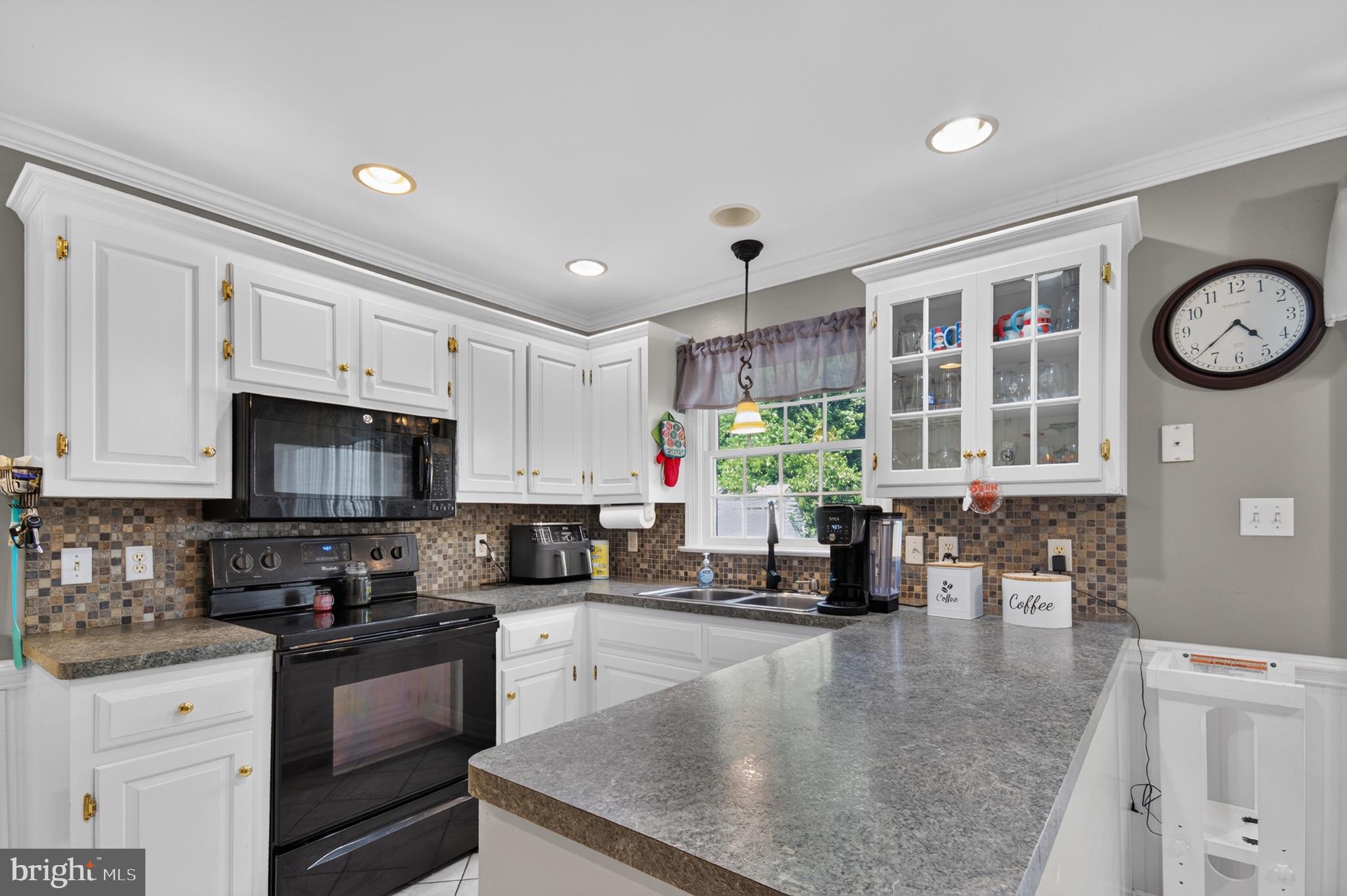 HUNTERS RIDGE - Residential