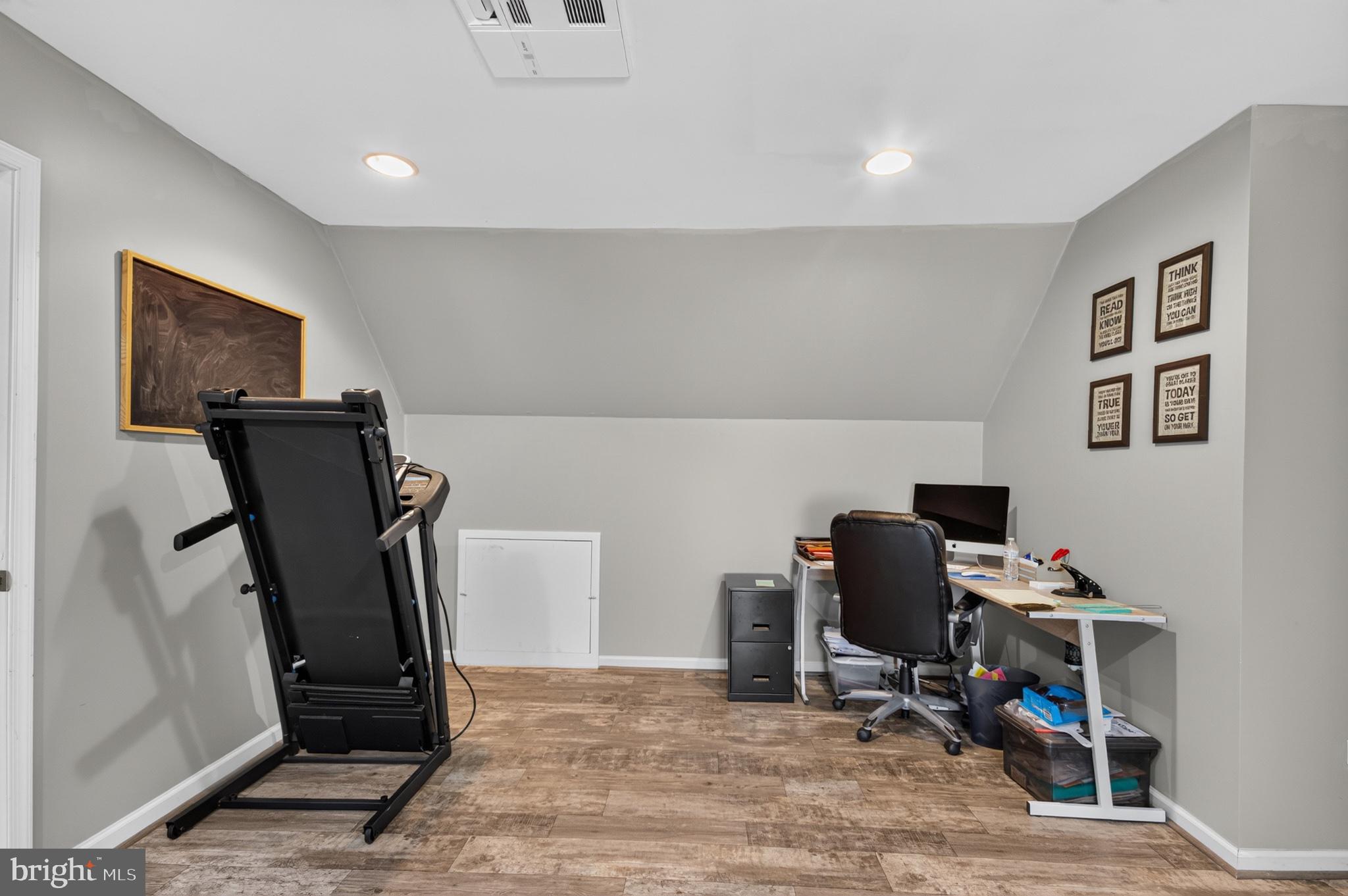 HUNTERS RIDGE - Residential