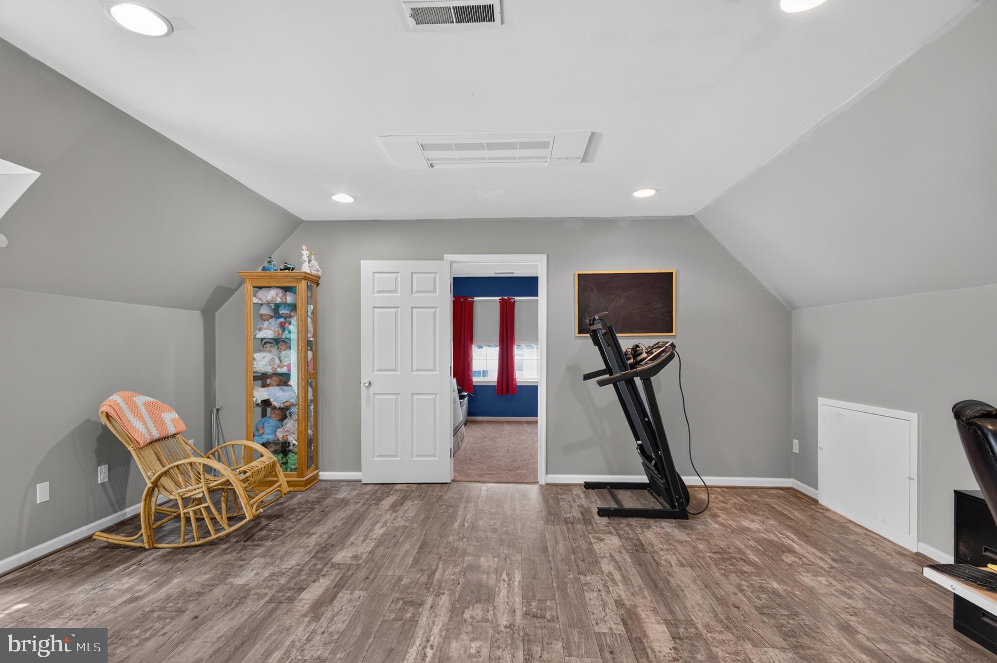 HUNTERS RIDGE - Residential