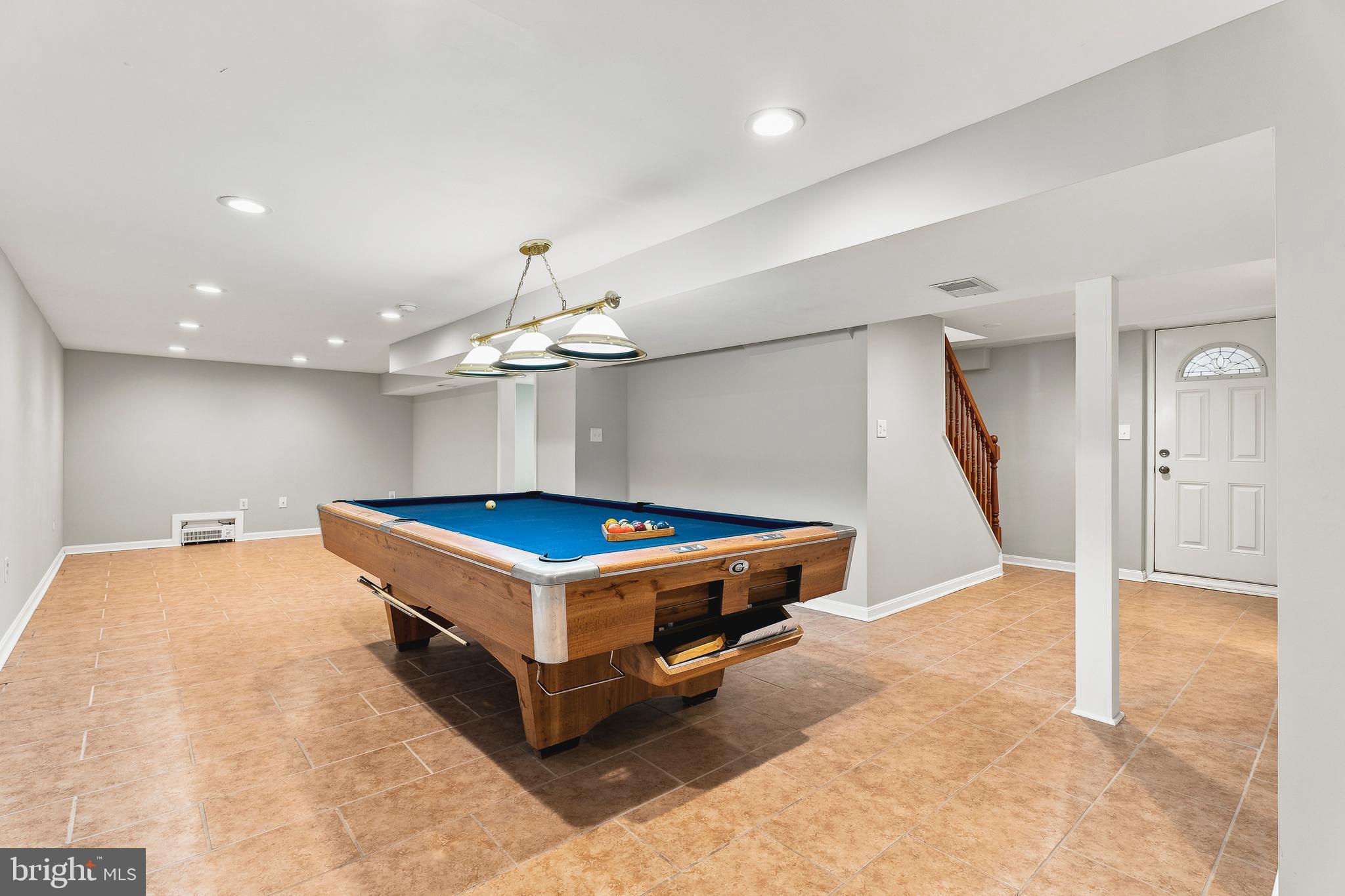 CARROLLWOOD MANOR - Residential