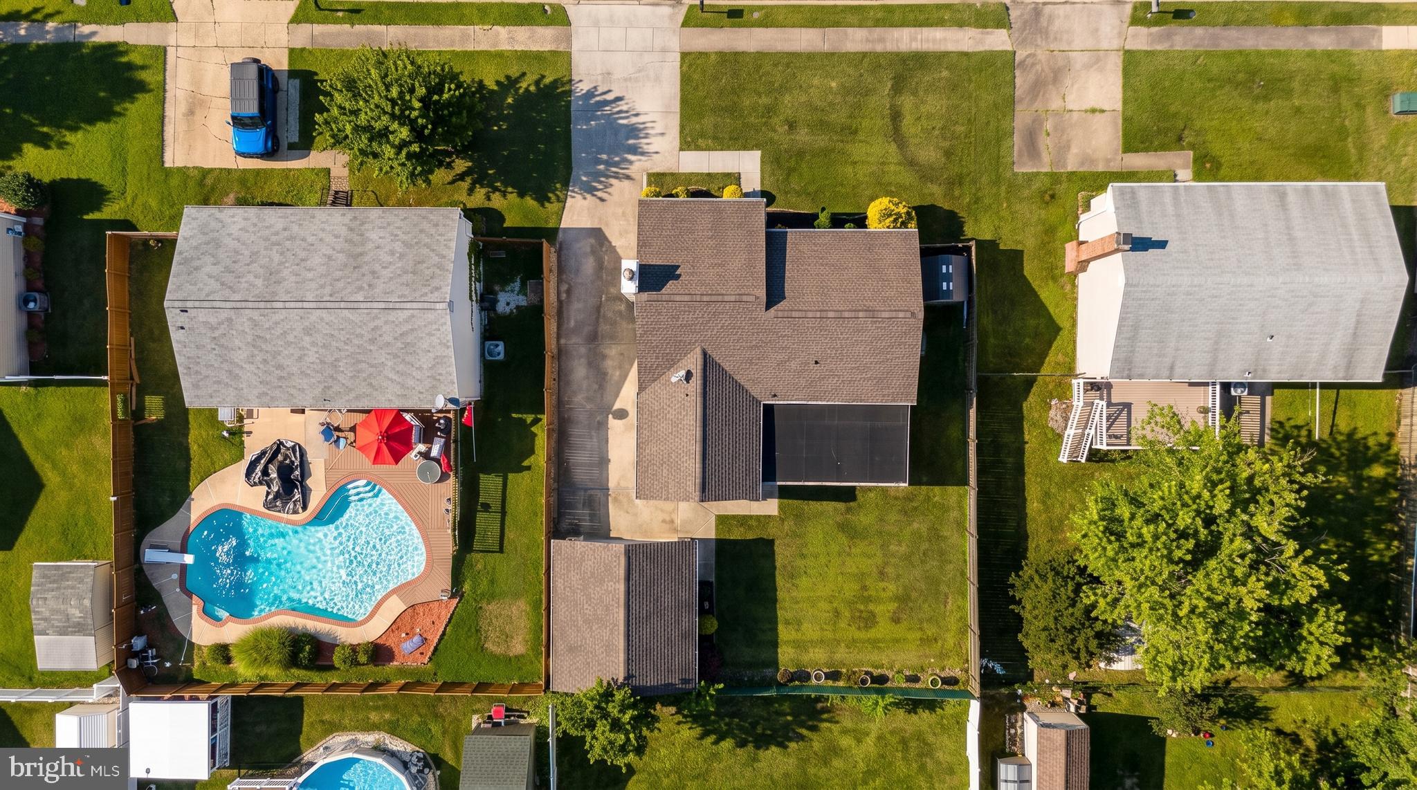 CARROLLWOOD MANOR - Residential