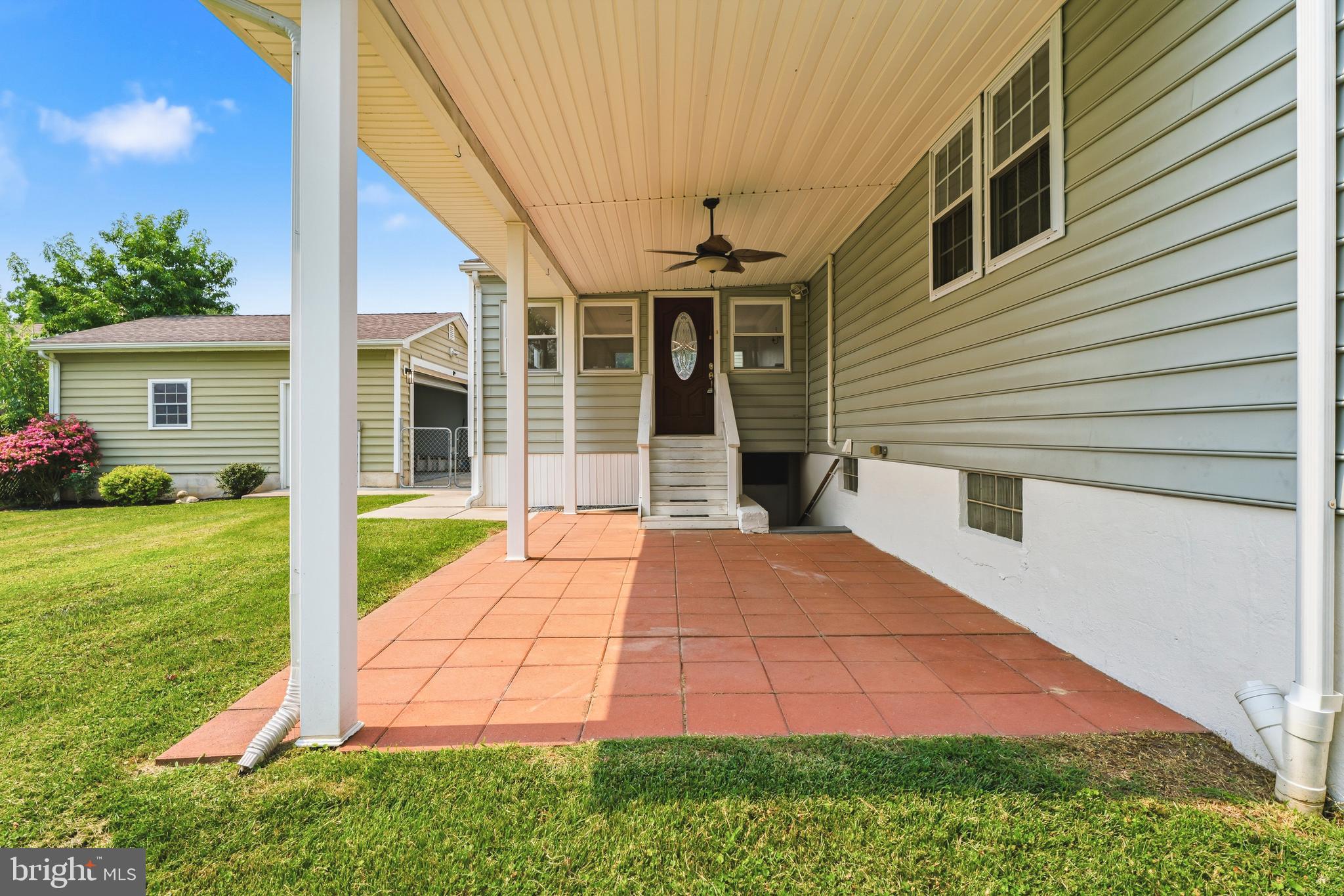 CARROLLWOOD MANOR - Residential