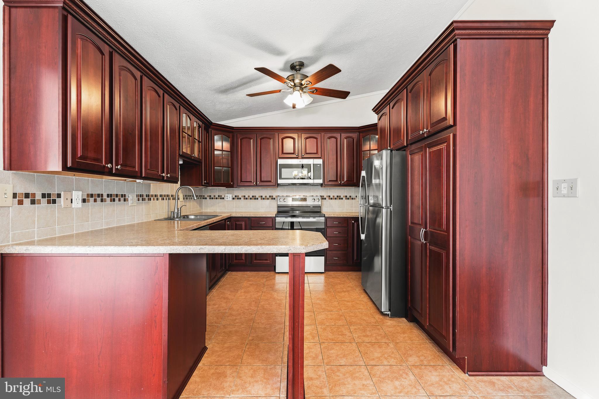 CARROLLWOOD MANOR - Residential