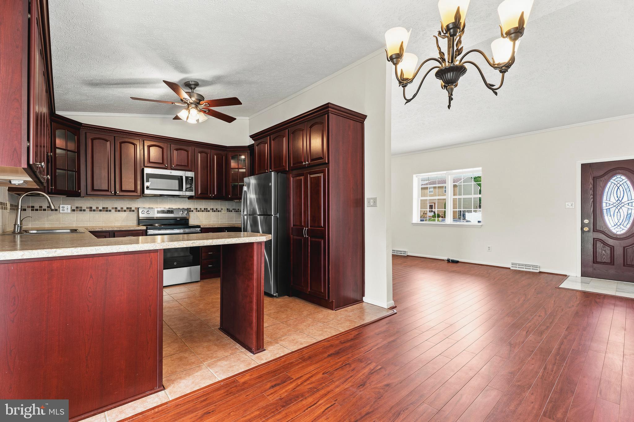 CARROLLWOOD MANOR - Residential