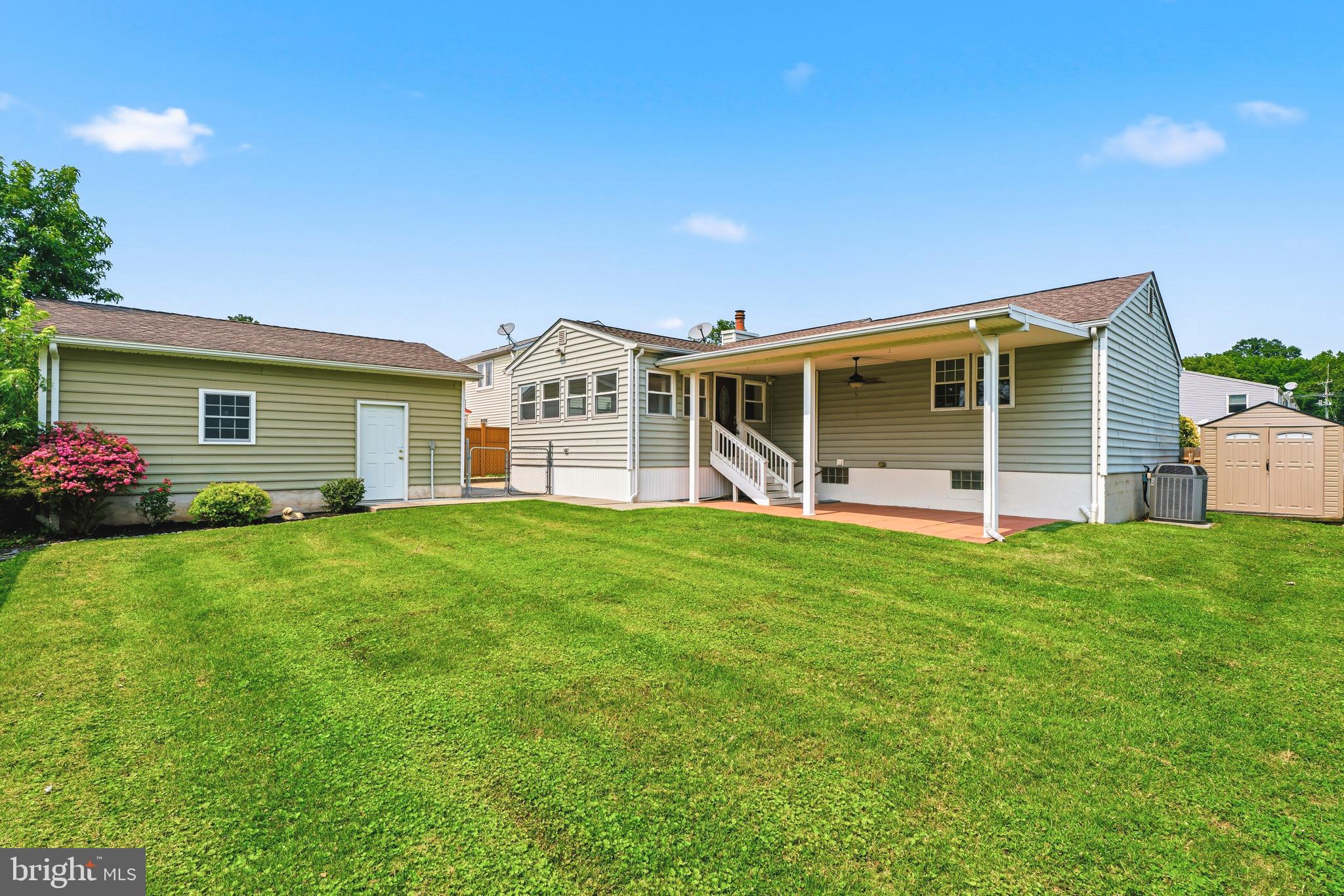 CARROLLWOOD MANOR - Residential
