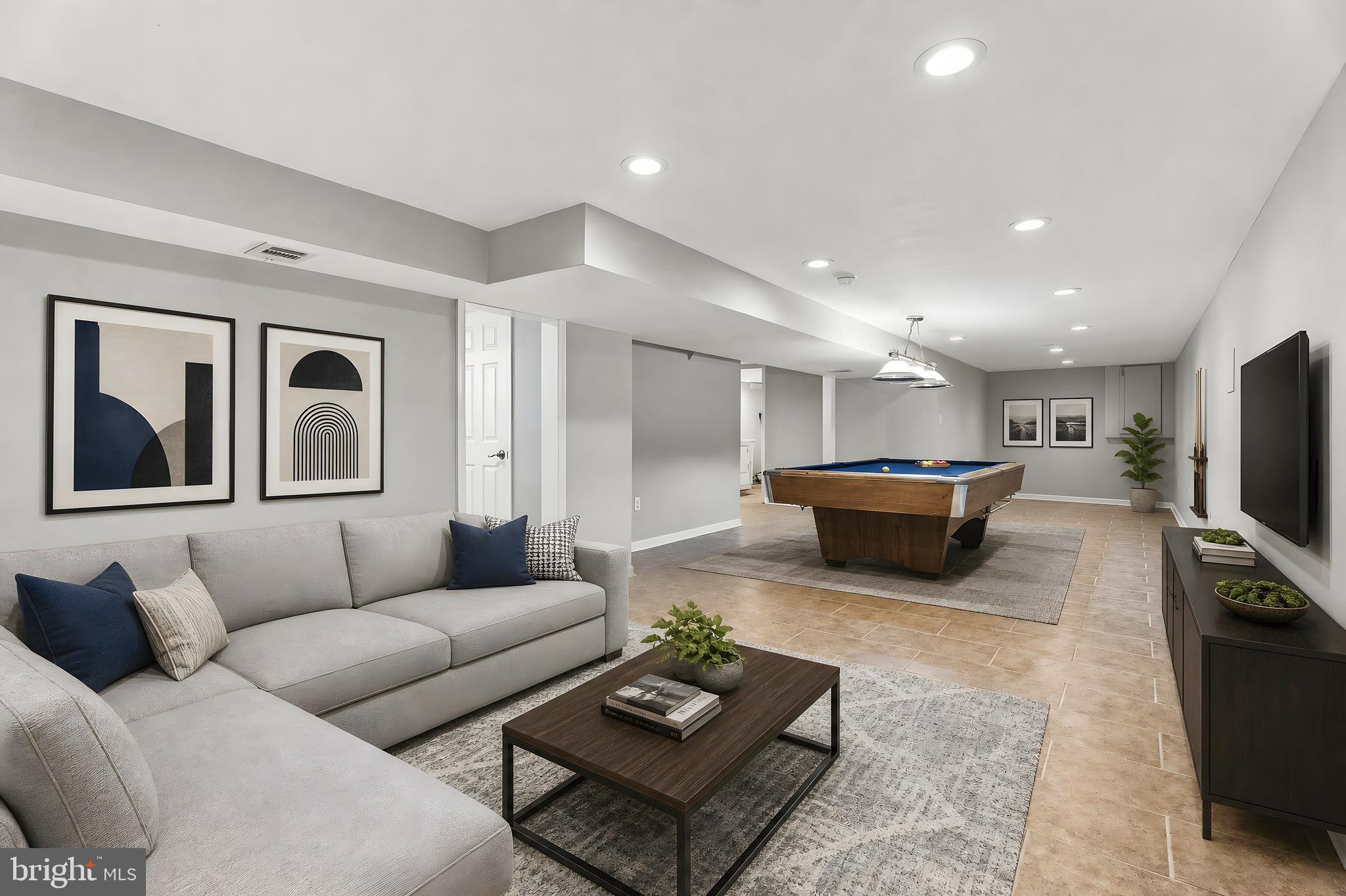 CARROLLWOOD MANOR - Residential