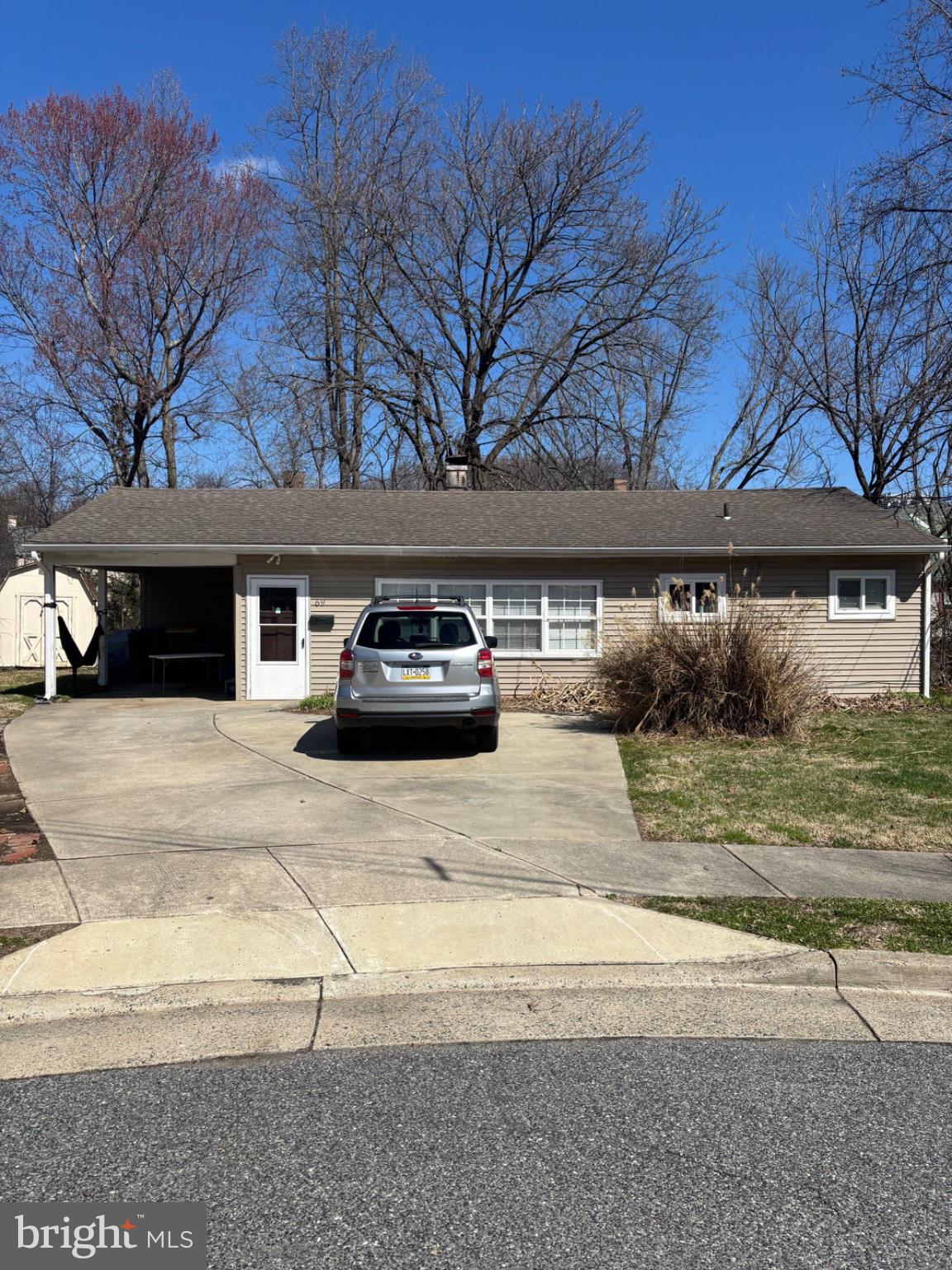 STUDENT RENTAL - 3 bed, 1 full bath single-family home, 900 SF, built 1955, on 0.25 acres. Currently leased at $2,650/month ($31,800/year), 100% occupied. Part of an 8-property student rental portfolio near University of Delaware.