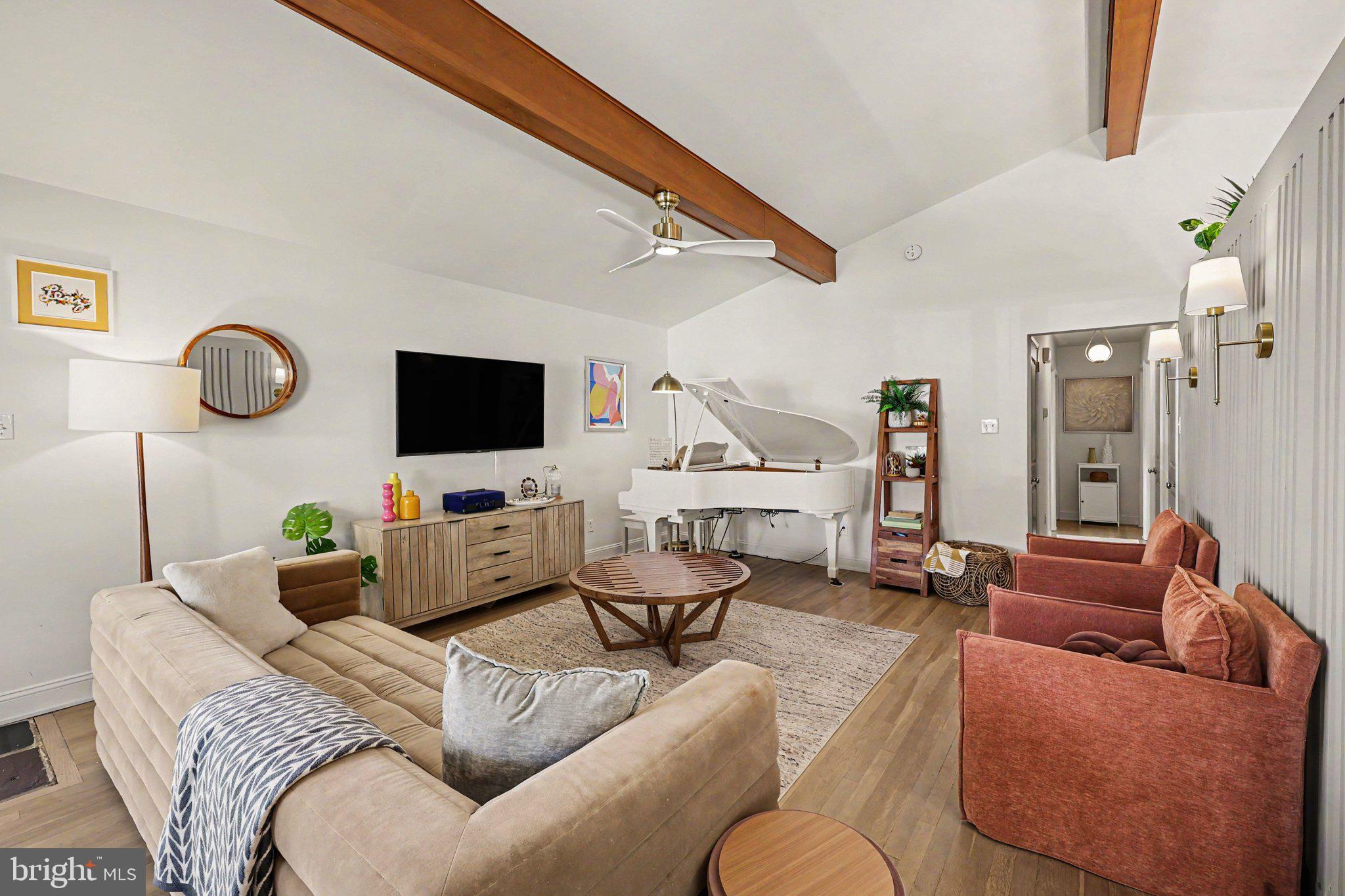 COUNTRY CLUB PARK - Residential
