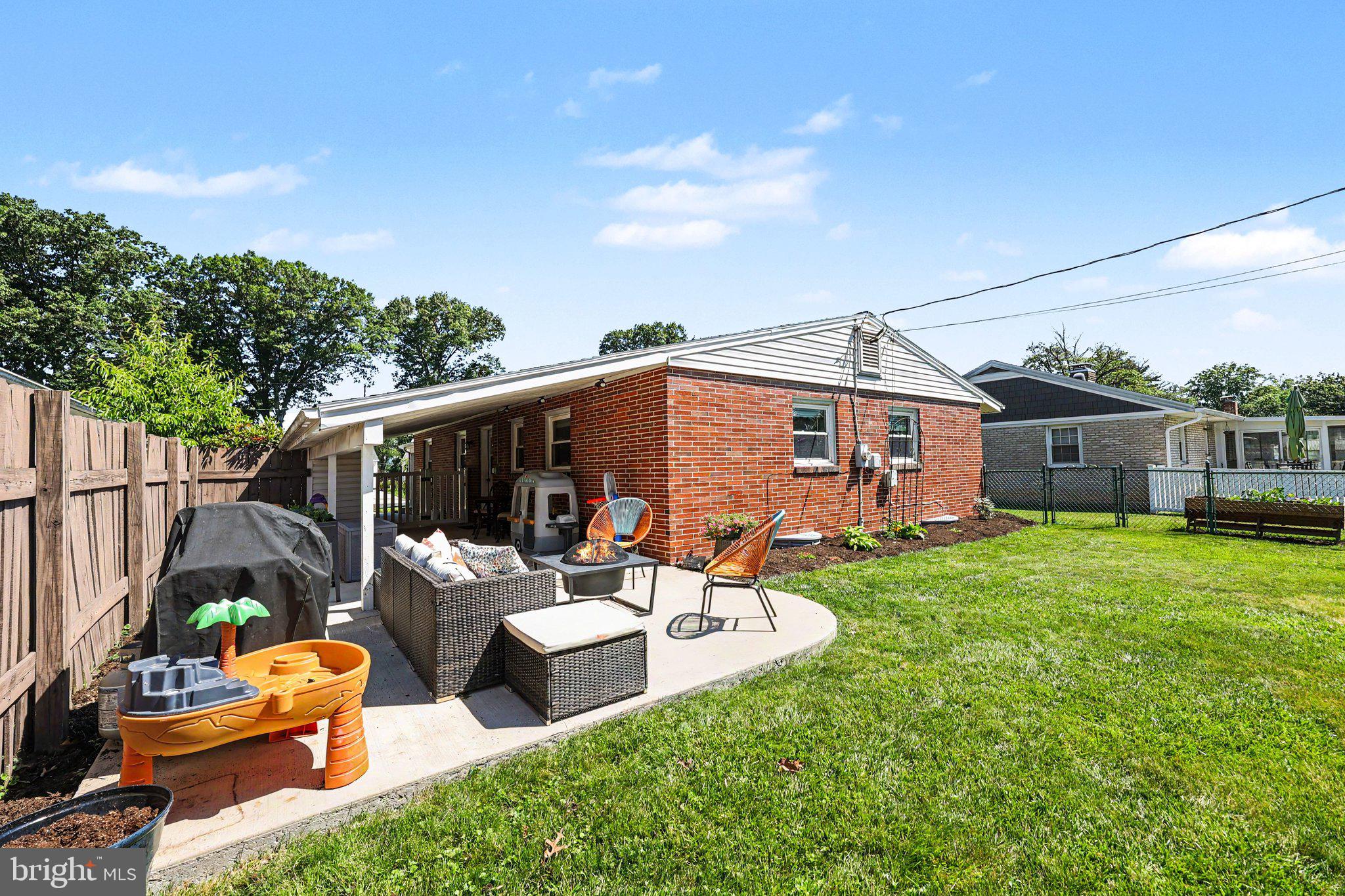 COUNTRY CLUB PARK - Residential