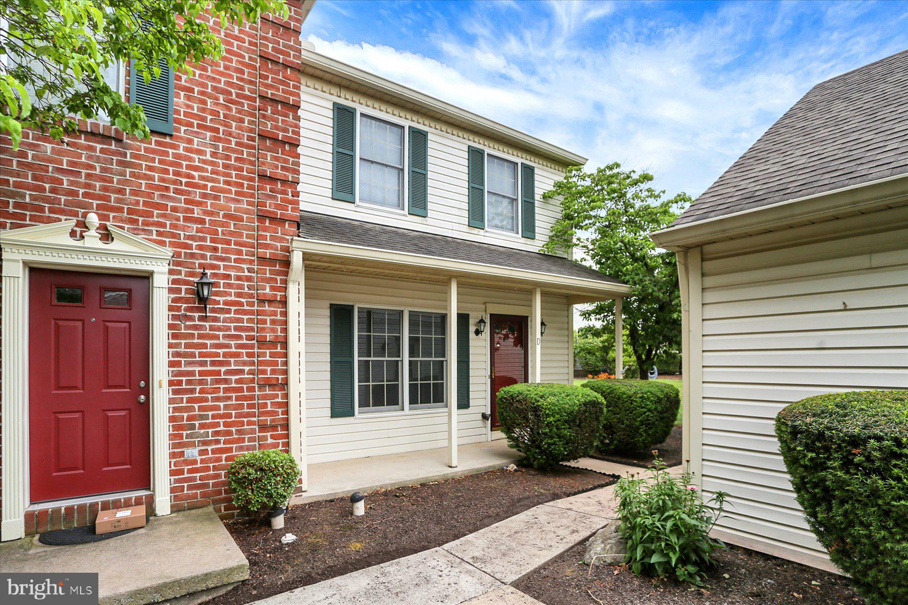 This two-bedroom, 2.5-bath end-unit townhome in the highly desirable Southpoint community is ready for its new owner. The open-concept floor plan is ideal for entertaining, featuring a spacious kitchen with abundant counter space, natural light, and a welcoming family room with a cozy wood-burning fireplace.
Upstairs, you’ll find two generously sized bedrooms, including a primary suite with a private bath and a second bedroom with access to a shared full bath. A detached one-car garage provides convenient off-street parking and additional storage.
Ideally located near Hershey Medical Center, major highways, shopping, dining, and local parks, this home offers the perfect blend of comfort and convenience. Schedule your private showing today!