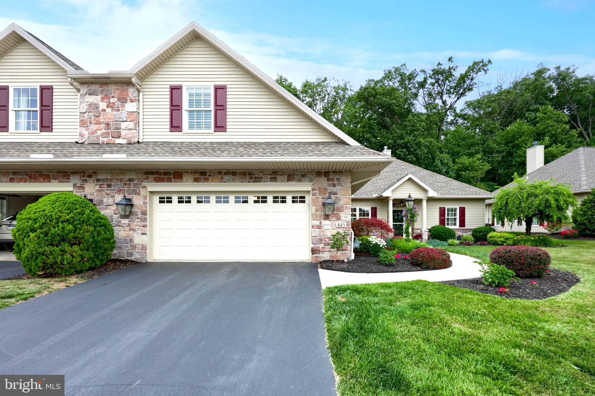 STONE HILL - Residential
