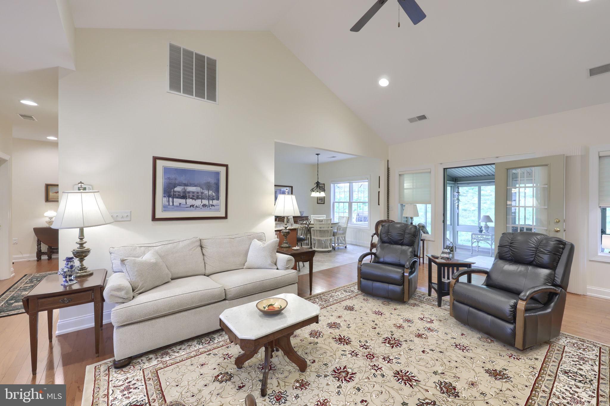 STONE HILL - Residential