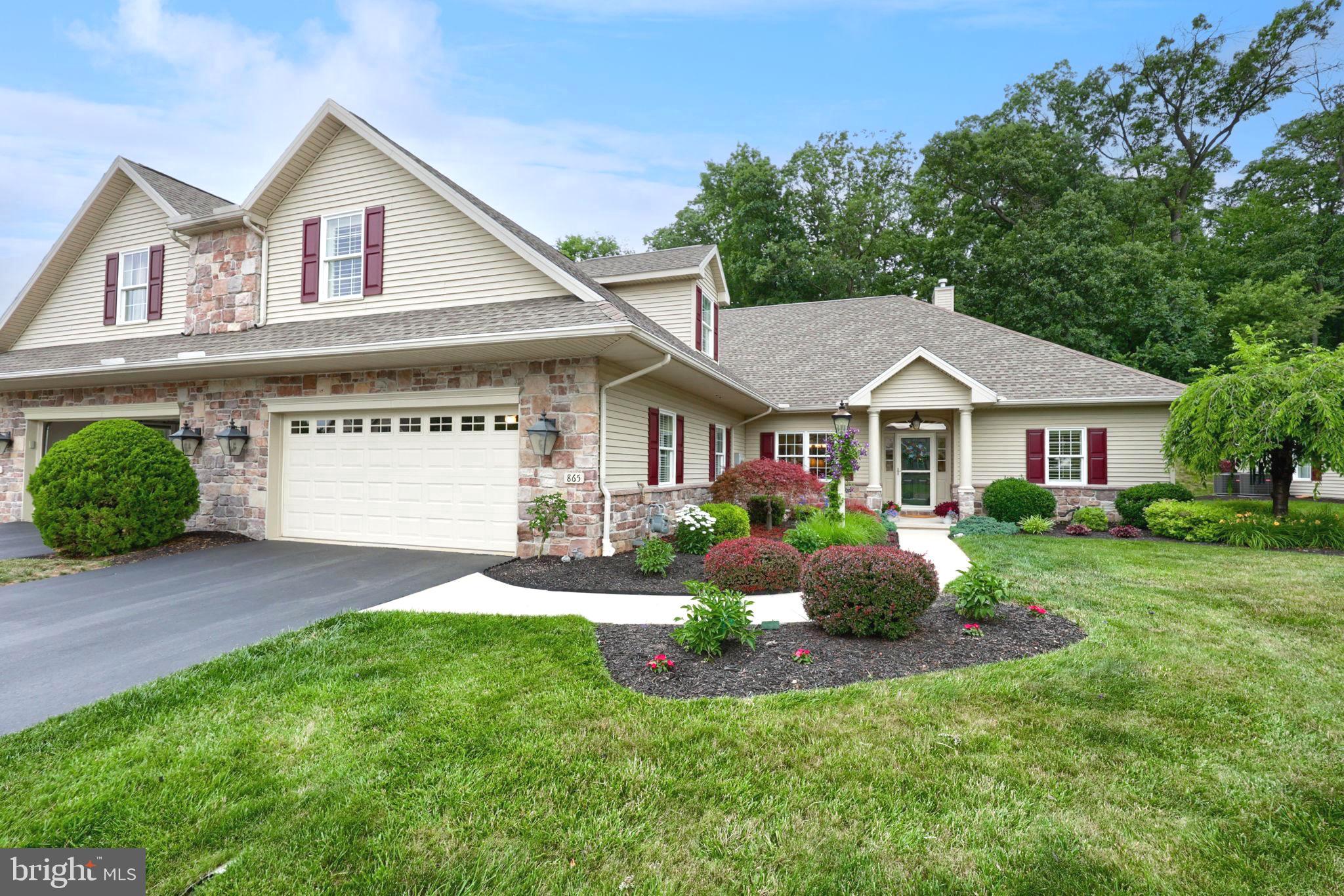 STONE HILL - Residential
