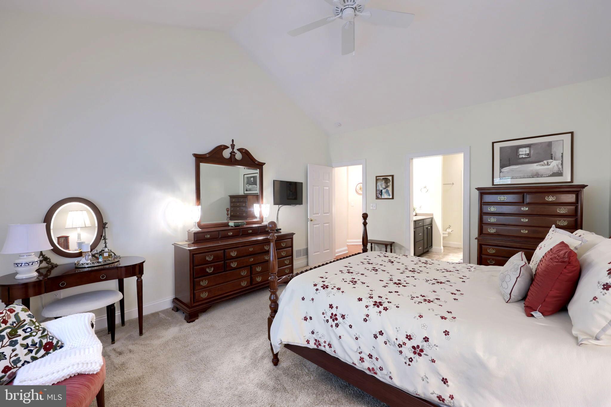 STONE HILL - Residential