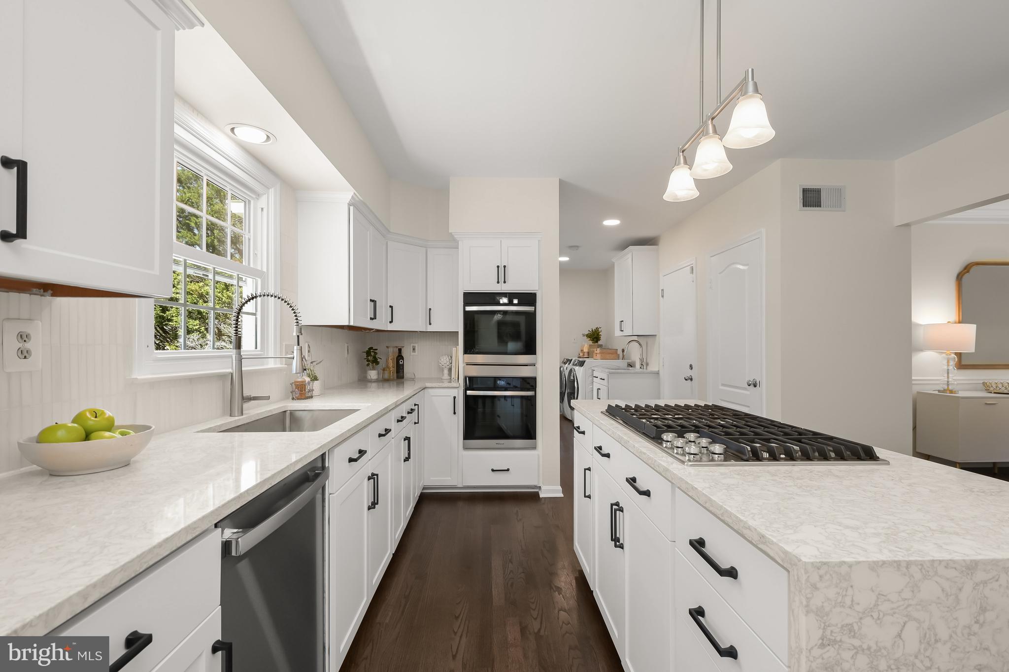 LAYTONSVILLE KNOLLS - Residential