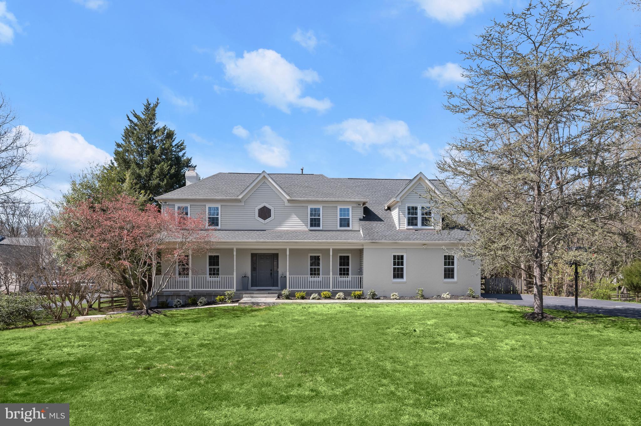 LAYTONSVILLE KNOLLS - Residential